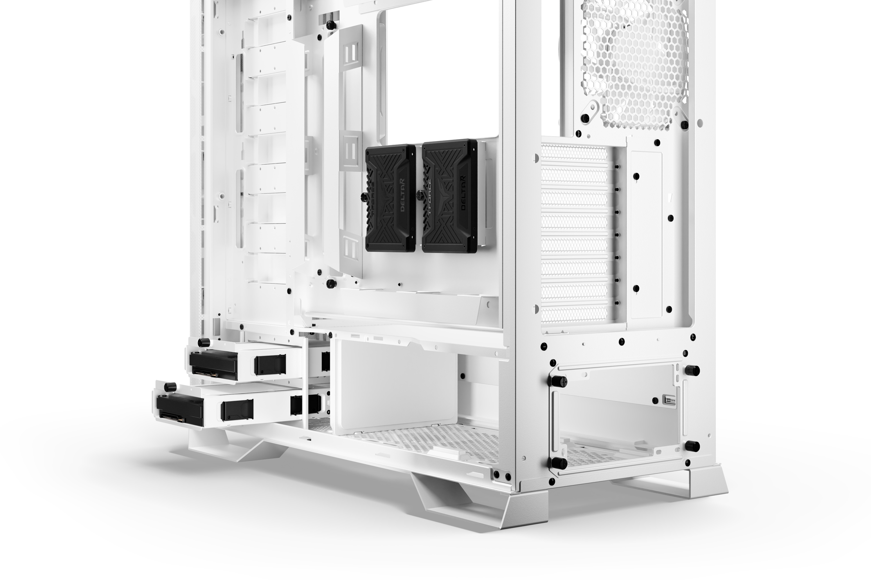 Un telaio bianco per case di computer con struttura interna visibile. Ha fessure e aperture per i componenti ed è angolato.
