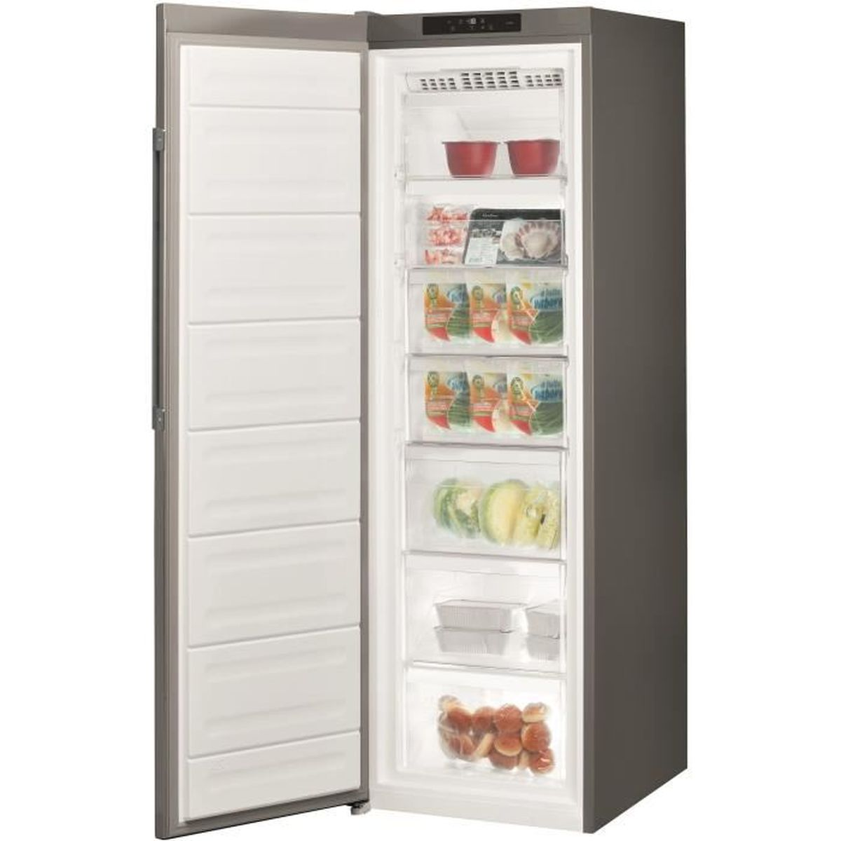 Kühlschrank geöffnet, zeigt Regale und Inhalt.