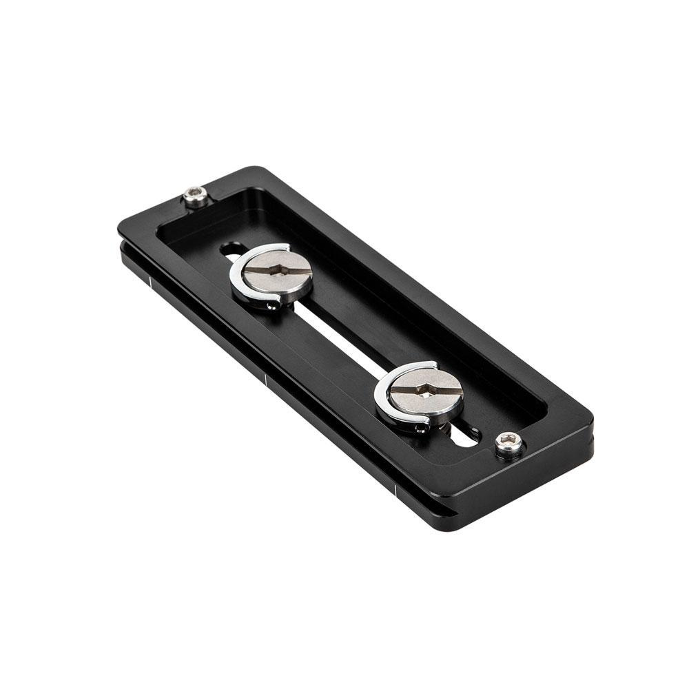 Czarna prostokątna płytka aparatu z dwiema srebrnymi śrubami i centralnym rowkiem.