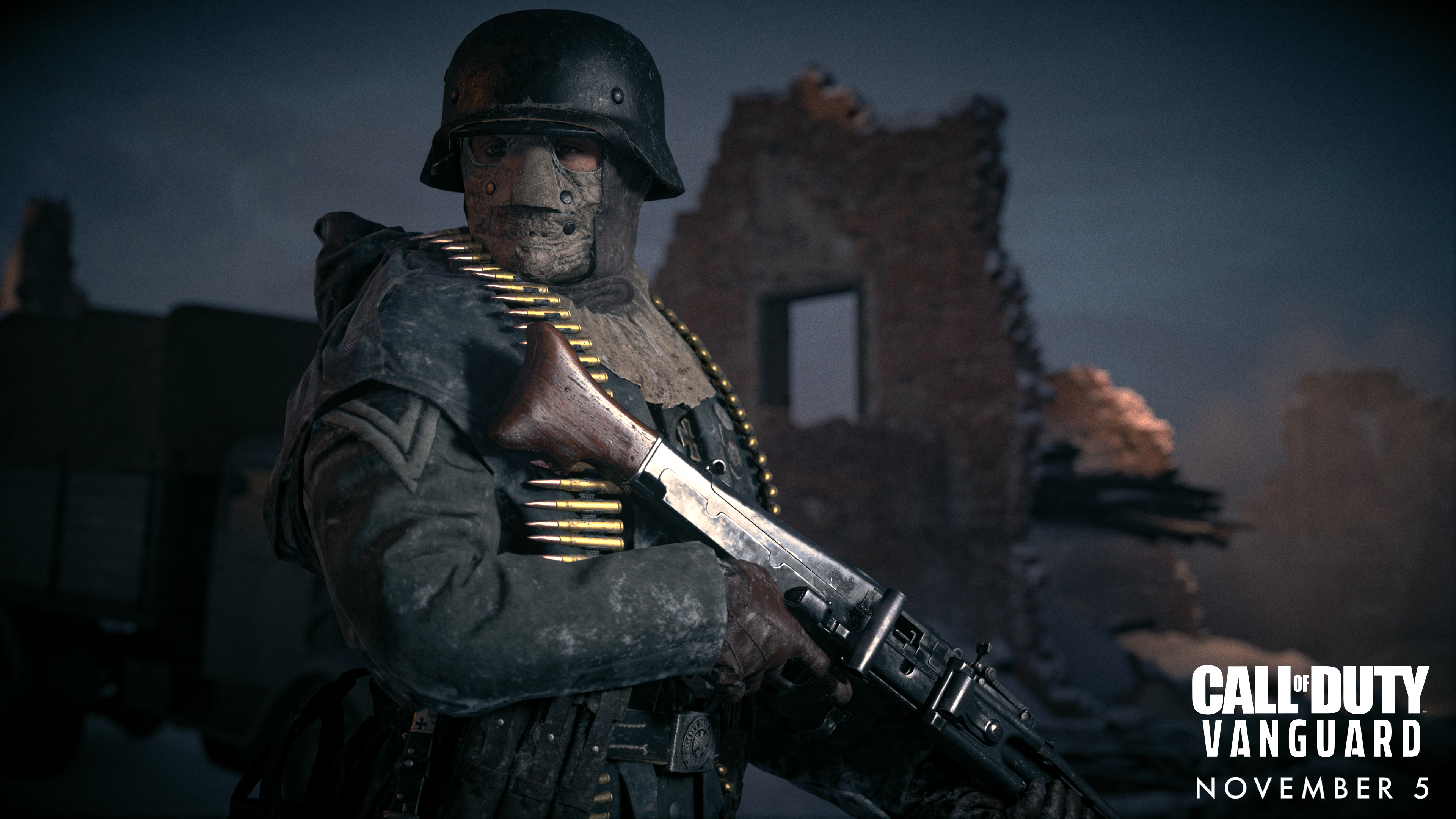 Soldato con maschera, con un'arma, in piedi contro un edificio in rovina, con il logo Call of Duty.