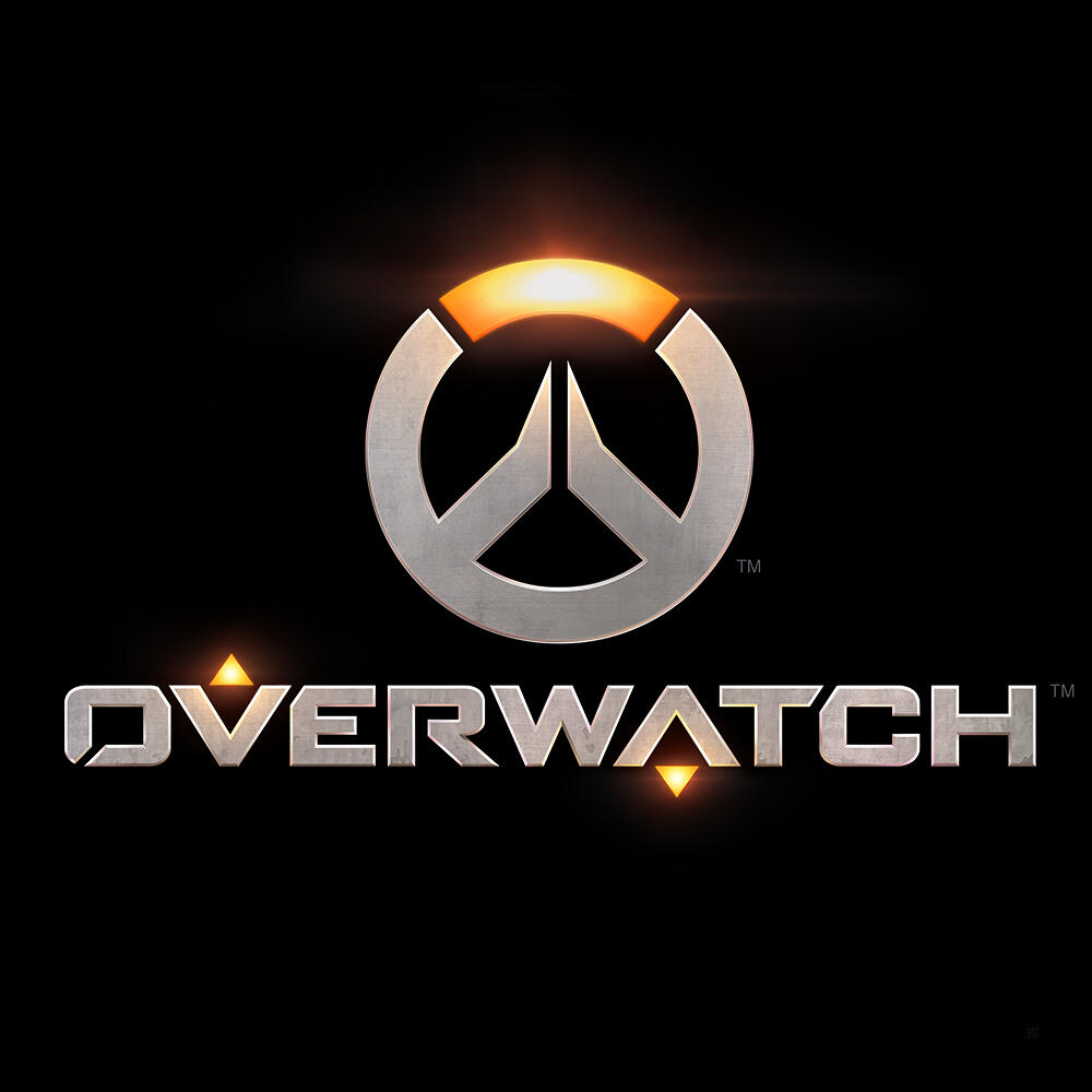 Logo Overwatch na czarnym tle. Logo jest metaliczne i ma pomarańczowe elementy.