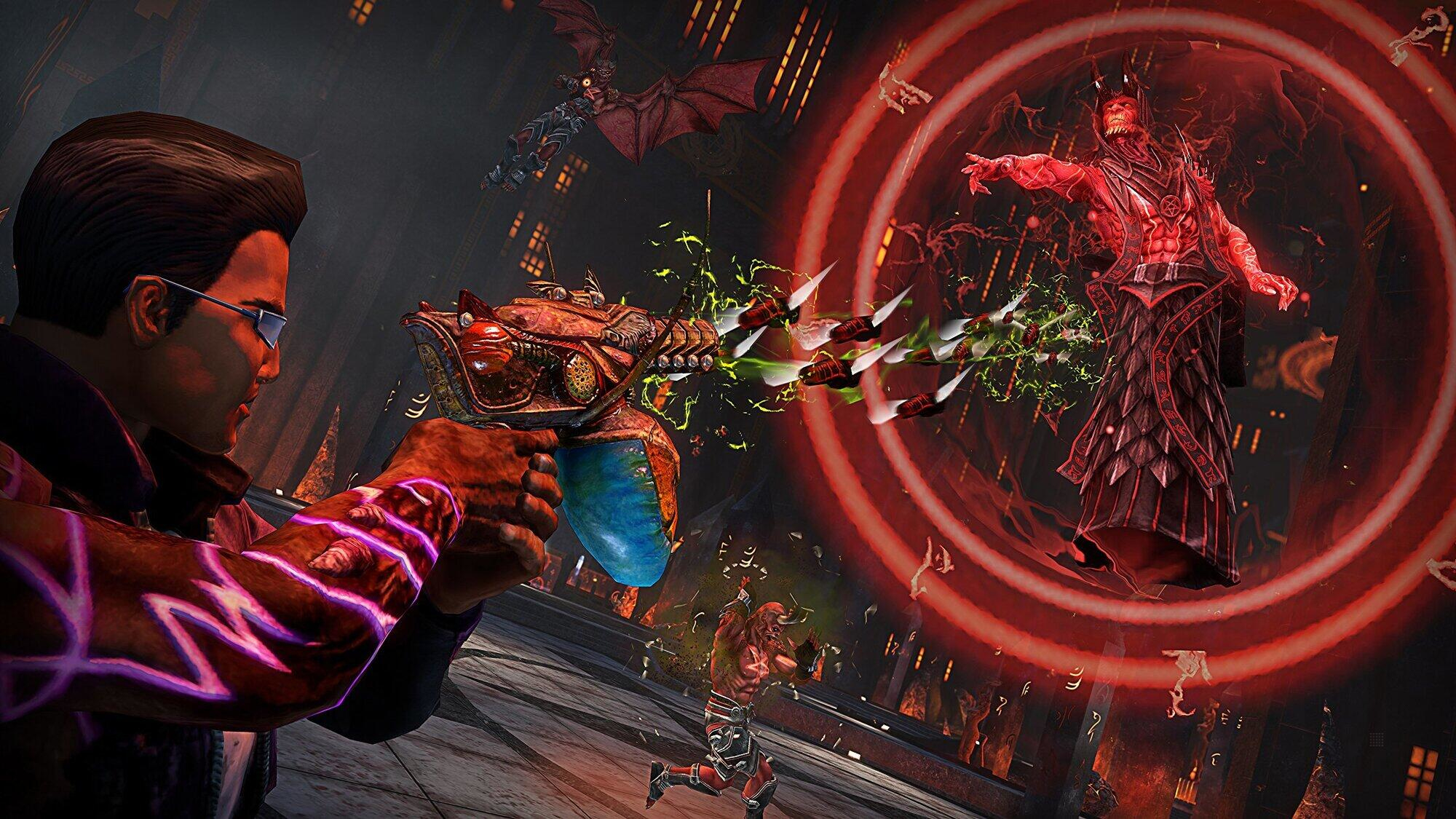 Scena del gioco Saints Row: Gat out of Hell. Un uomo spara a un demone con un'arma unica.