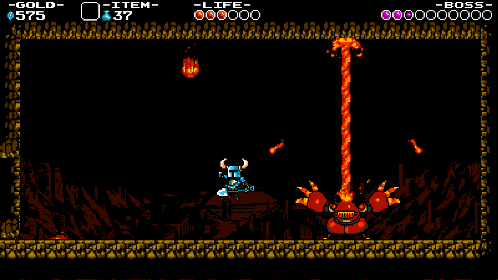 Pixelige Spielszene. Ein Ritter kämpft in einer dunklen Höhle gegen ein Lavamonster mit Feuerbällen und Flammen.