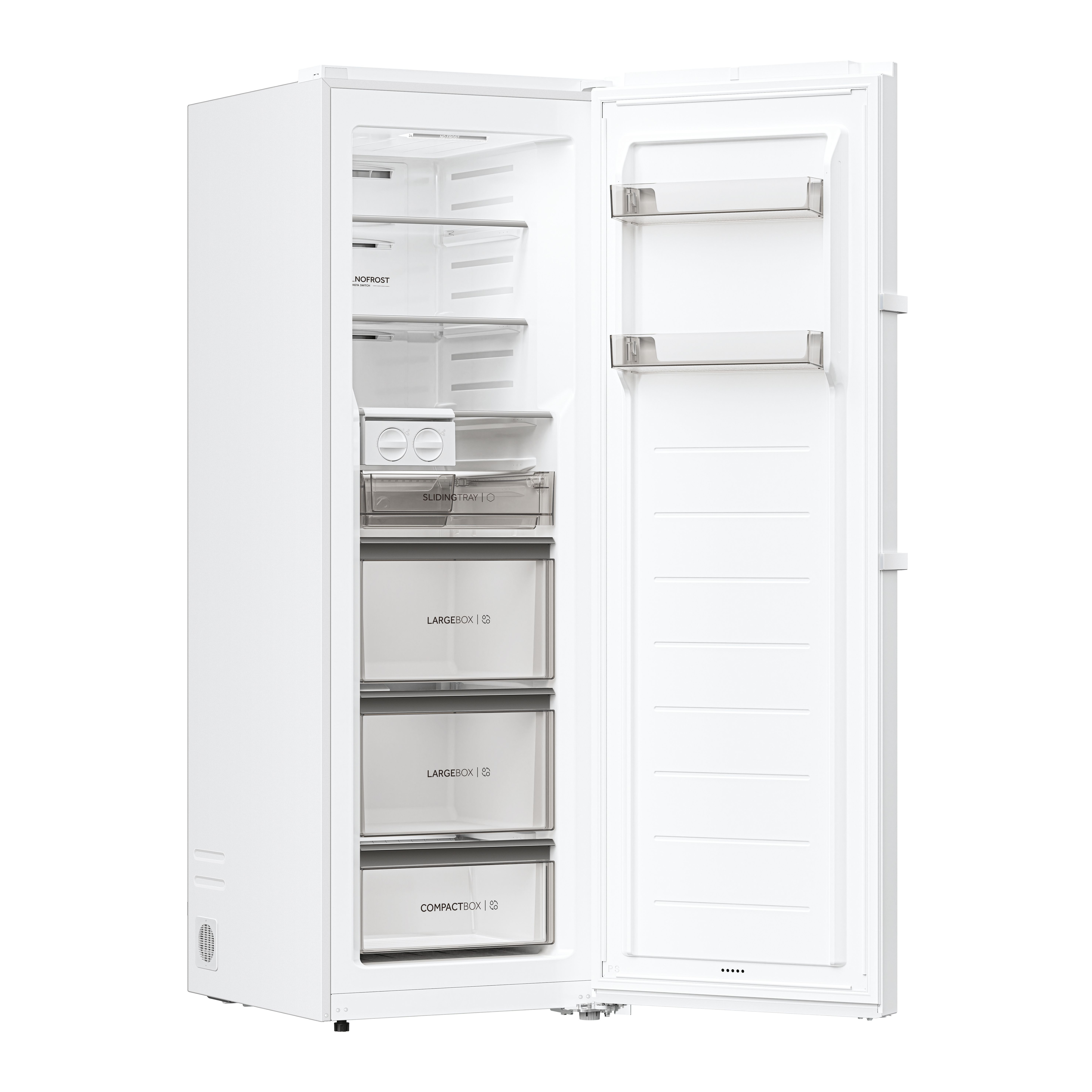 Congelatore bianco con porta aperta, che mostra i compartimenti interni. Scatole e ripiani grandi sono visibili all'interno.