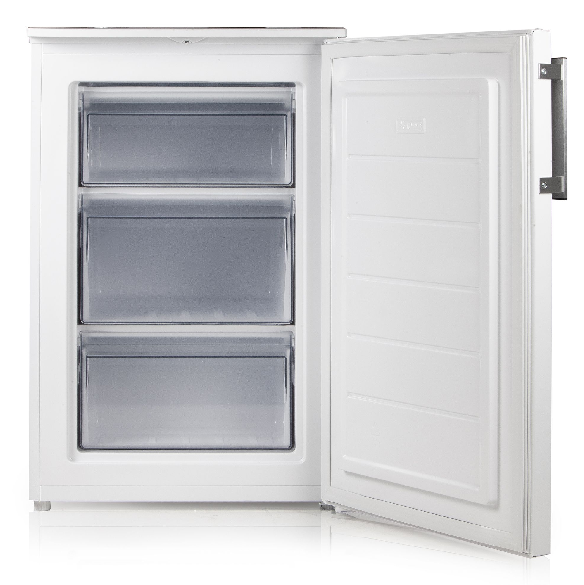 Réfrigérateur blanc avec la porte ouverte. Trois tiroirs transparents sont visibles.