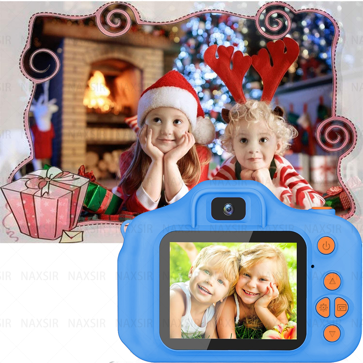 Una fotocamera digitale blu con foto di bambini sullo schermo. Una scena natalizia con un regalo.