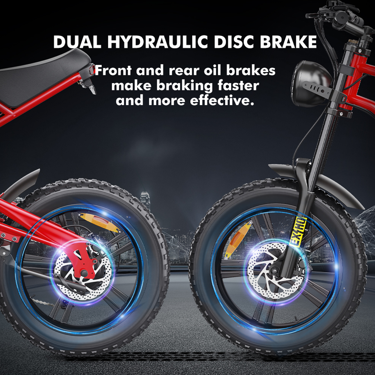 Rower elektryczny z czerwoną ramą, czarnymi oponami, hydraulicznymi hamulcami tarczowymi i białym tekstem. Ciemne tło.