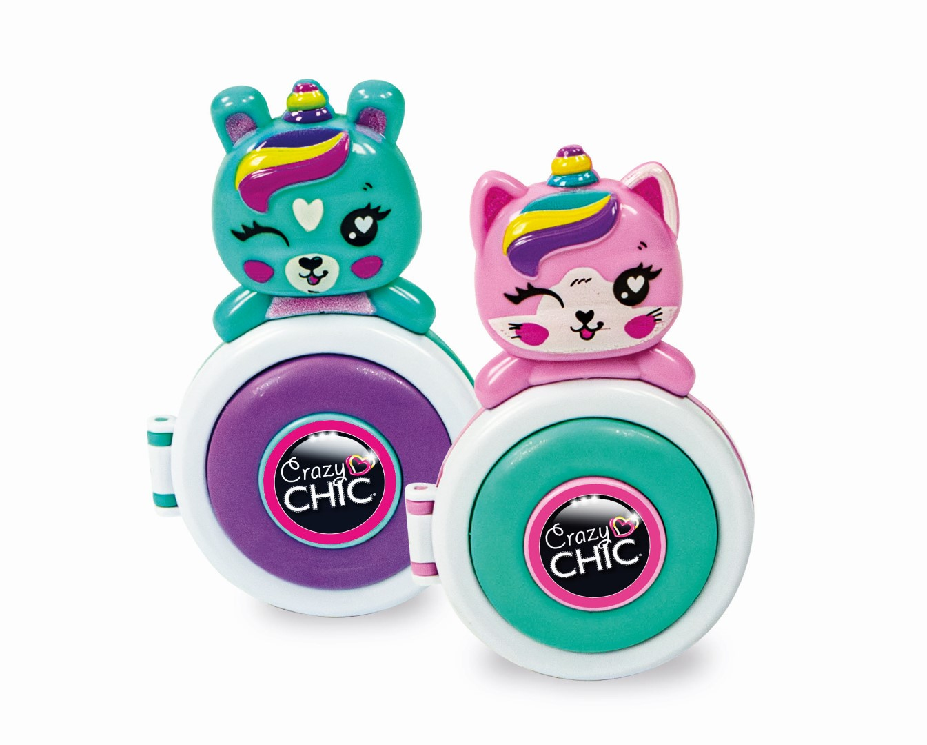 Dwa pudełka z zabawkami, jedno zielone i jedno różowe, każde z uroczą postacią zwierzęcą.