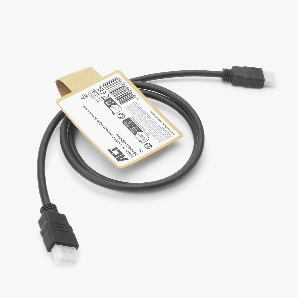 Ein schwarzes HDMI-Kabel mit Anschlüssen und Produktetikett auf weißem Hintergrund.