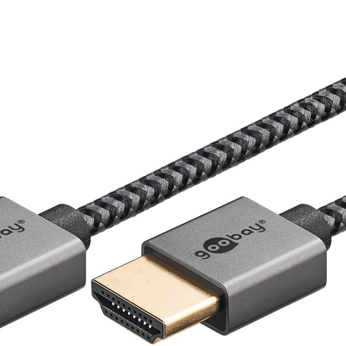 HDMI-kabel met grijze connectoren en een zwart-grijze gevlochten kabel. De merknaam goobay is zichtbaar.