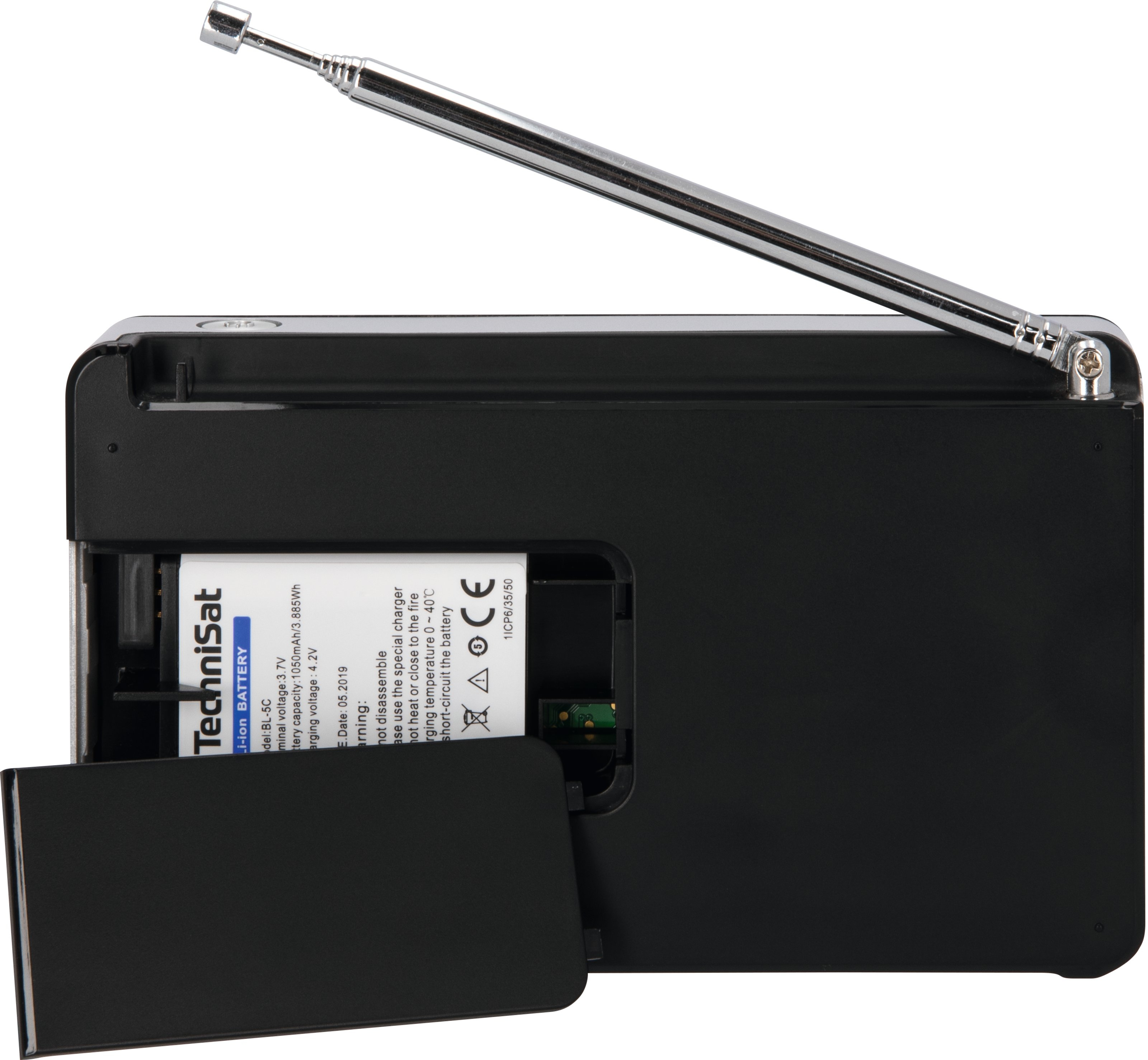 Radio TechniSat nera con vano batteria aperto e antenna estesa, con batteria all'interno.