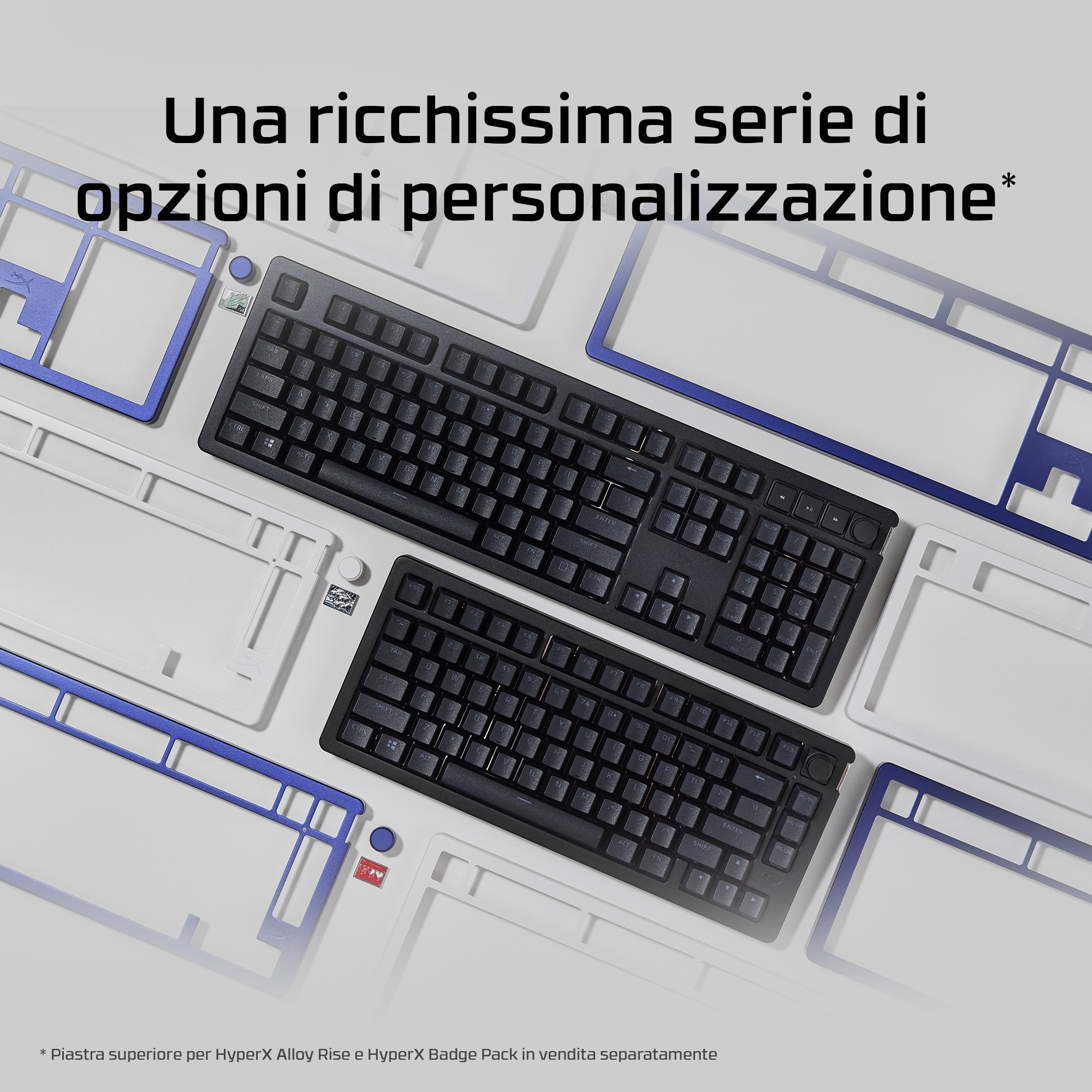 Zwei schwarze Tastaturen mit blauen und weißen Rahmen, italienischer Text: 'Una ricchissima serie...'