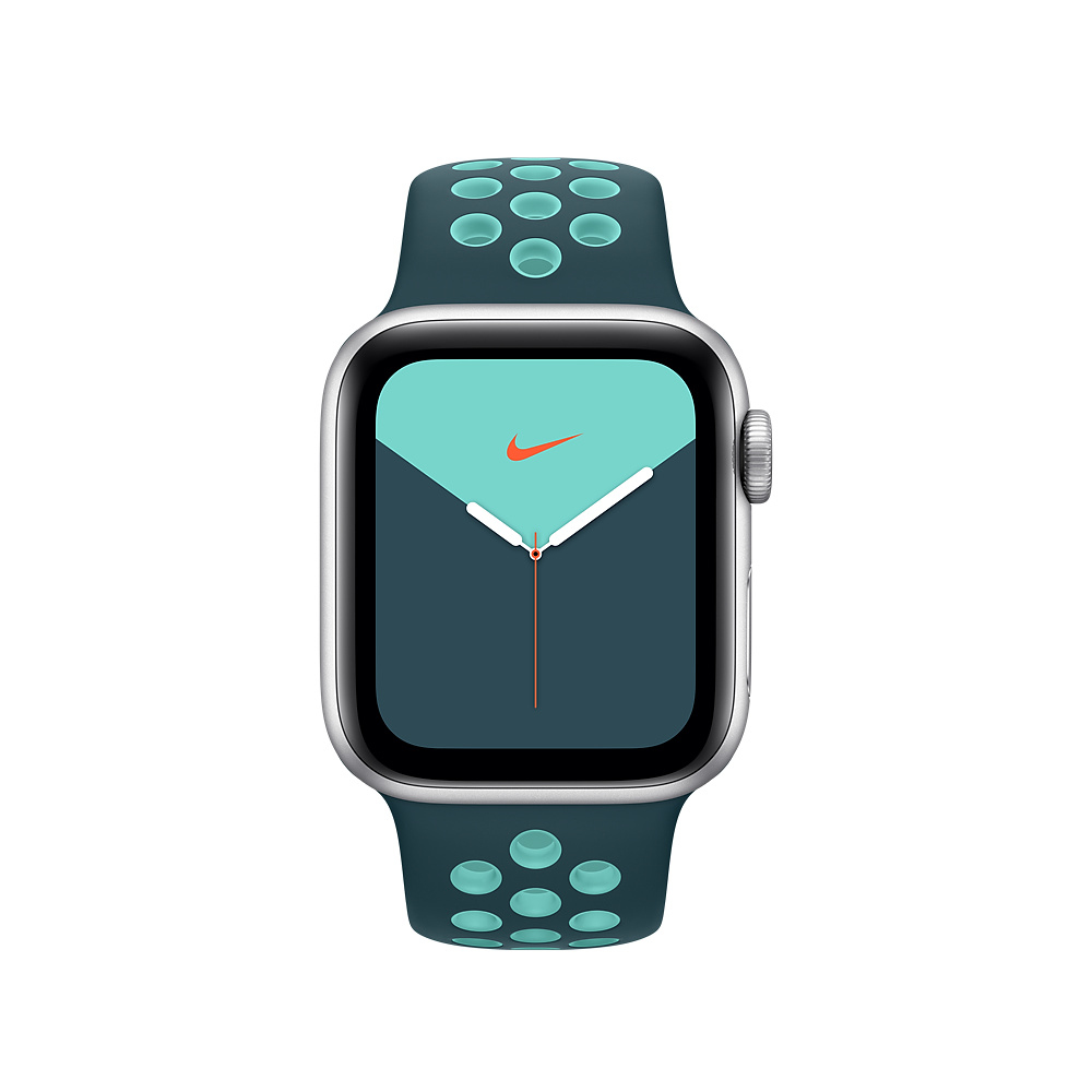 Apple Watch con cinturino blu e quadrante verde acqua, con il logo Nike.