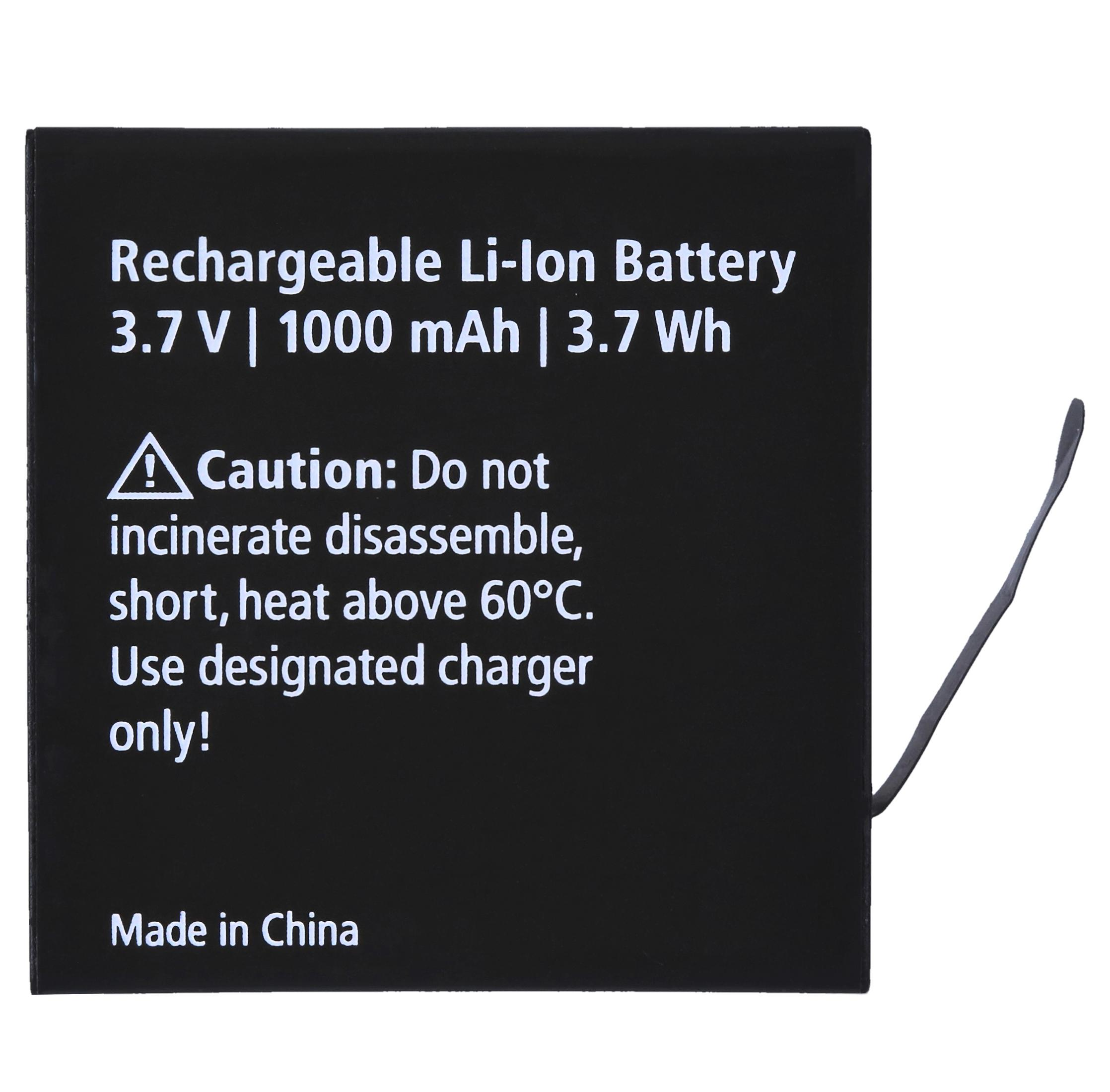 Batteria rettangolare nera con testo, avvertenza e una sottile striscia di metallo piegata.