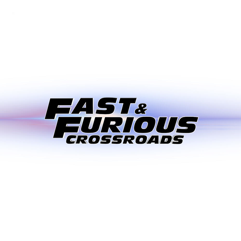 Logo gry Fast & Furious Crossroads na białym tle, z rozmytym tłem.
