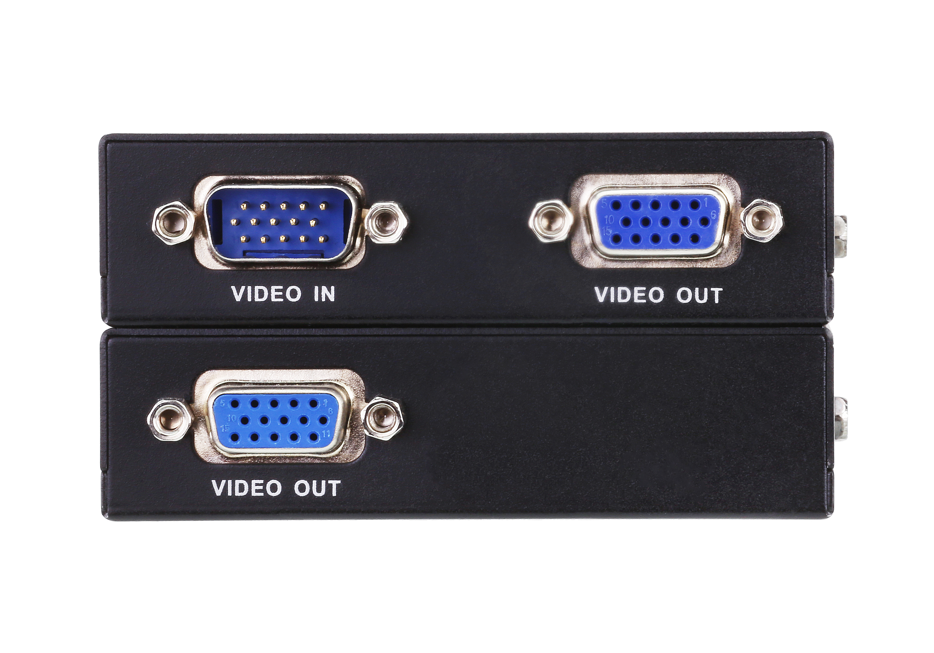 Due scatole nere con porte VGA. La scatola superiore ha VIDEO IN e VIDEO OUT. Quella inferiore ha VIDEO OUT.