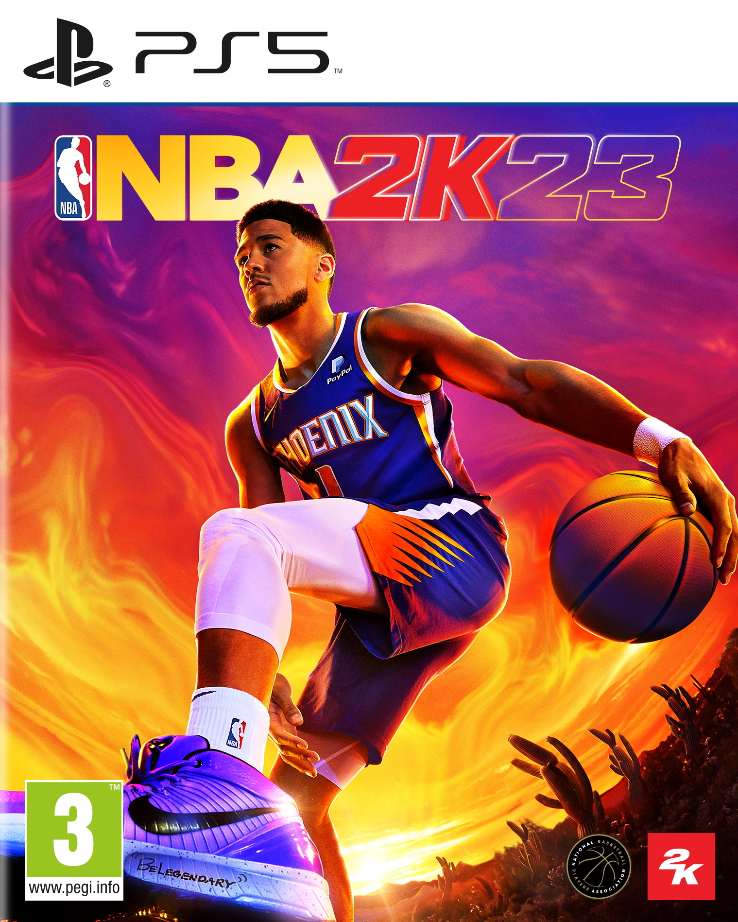 Copertina del gioco NBA 2K23 con un giocatore di basket in maglia e un pallone da basket.