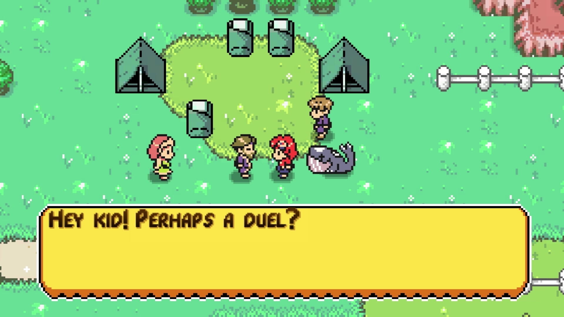 Spikselowany obraz z gry wideo z postaciami na kempingu. Dymek z tekstem: Hej dzieciaku! Może pojedynek?