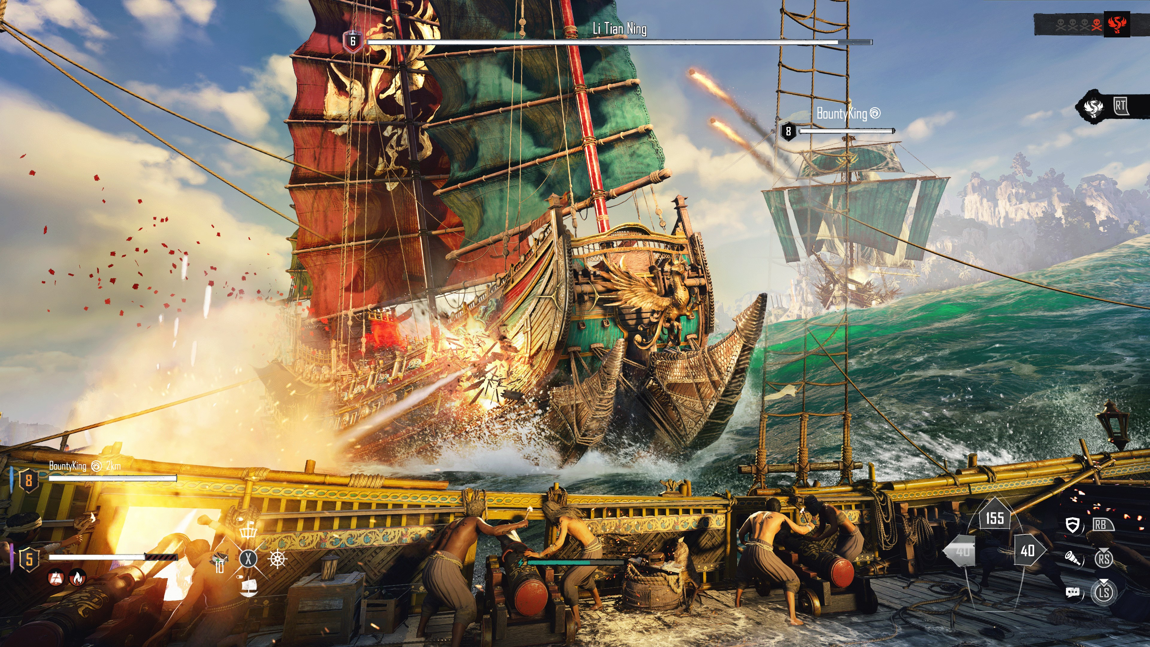 Scena di Sea of Thieves. Due navi sparano cannonate. Marinai sul ponte durante una battaglia navale.