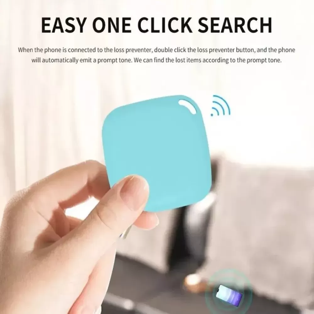 Eine Hand hält einen blauen quadratischen Tracker und zeigt ein Telefon mit Signal.