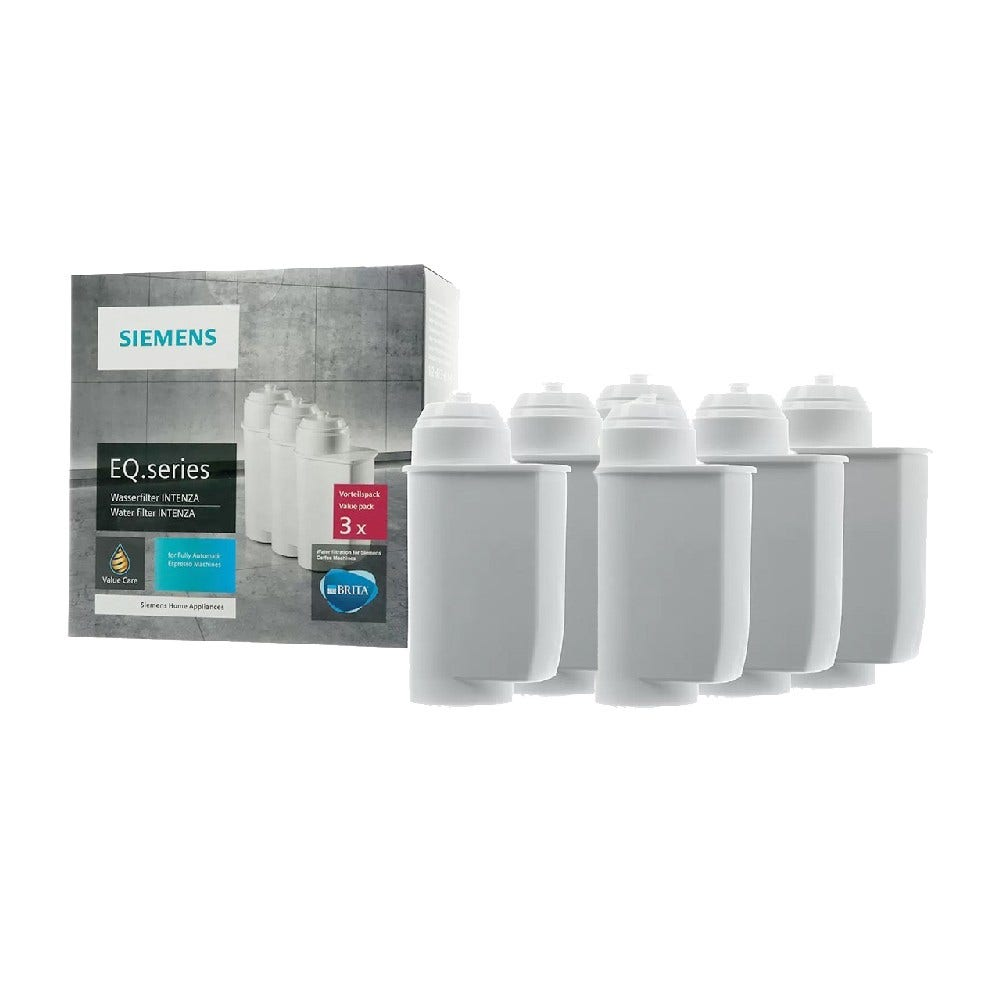 Eine Schachtel Siemens Wasserfilter mit mehreren weißen Filtern und einem Brita-Logo auf weißem Untergrund.