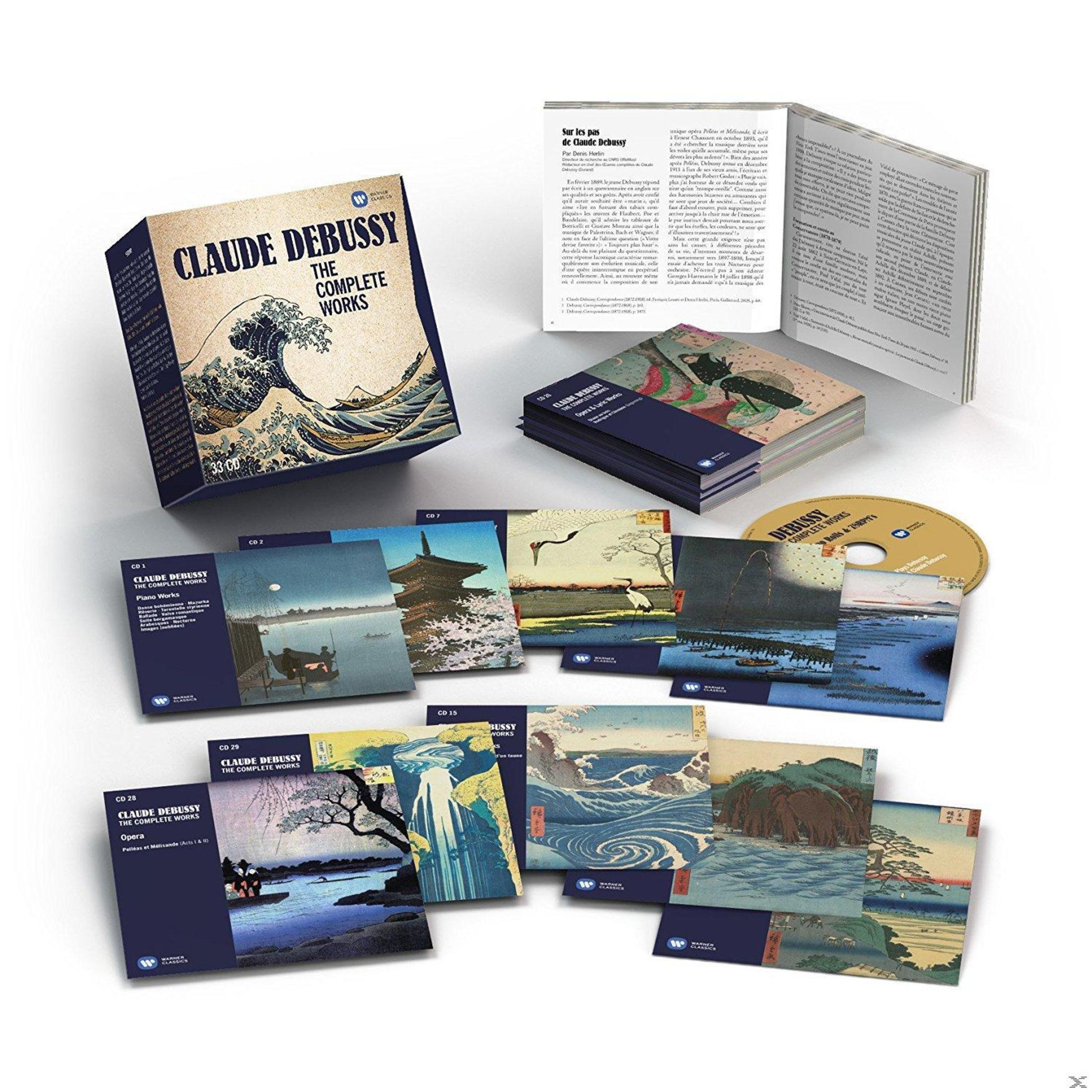 Een verzameling van werken van Claude Debussy, inclusief cd's, boekjes en albumhoezen.