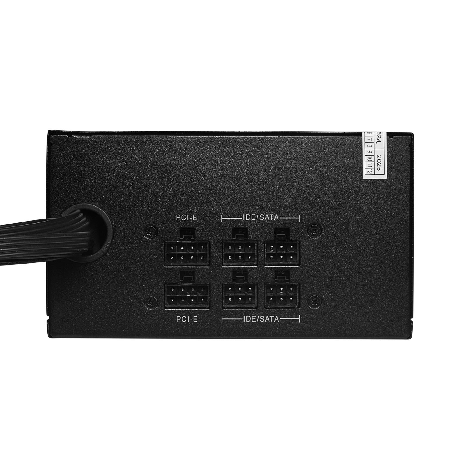 Alimentatore nero con connettori PCI-E e IDE/SATA, su sfondo bianco.