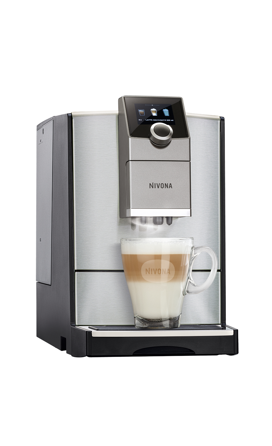 Macchina da caffè Nivona con un latte in un bicchiere. La macchina è argento e nera.