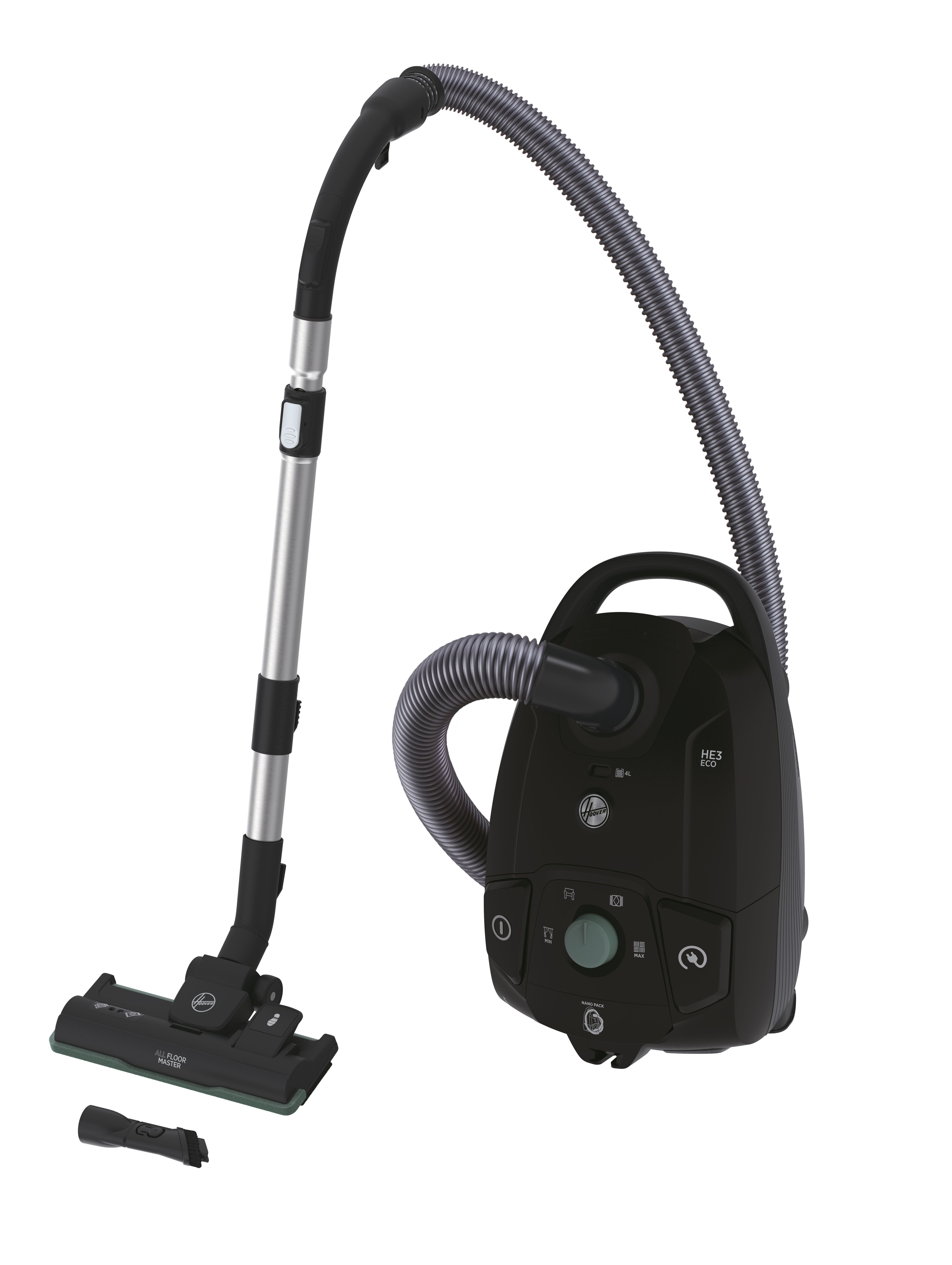 Czarny odkurzacz Hoover ze srebrnym uchwytem i nasadkami. Białe tło.