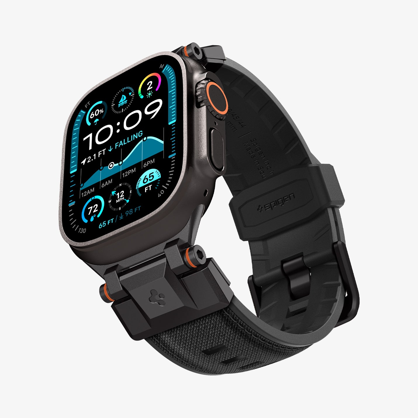 Smartwatch nero con cinturino nero, dettagli arancioni e display digitale con ora e dati fitness.