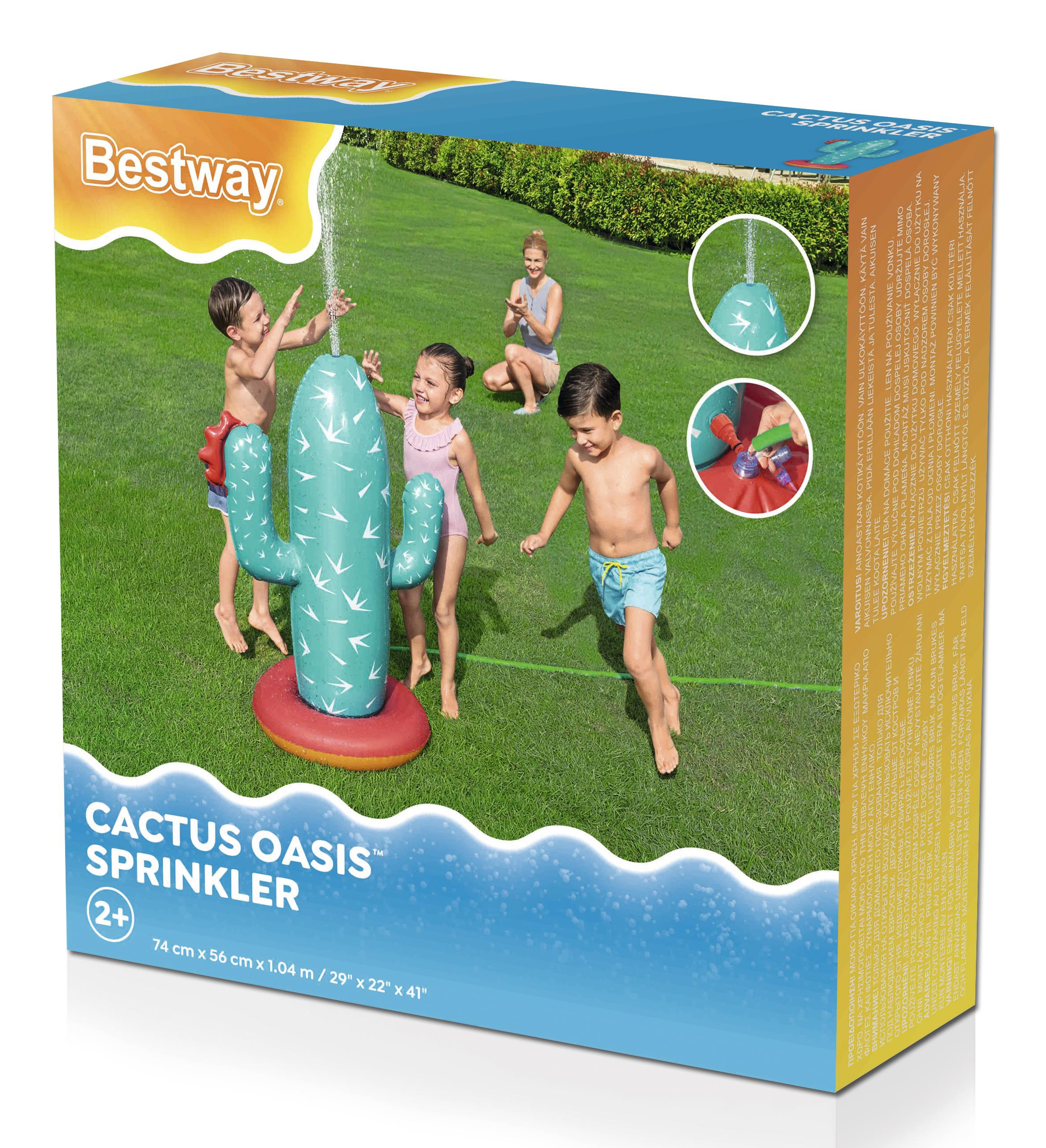 Zapakowana nadmuchiwana zabawka w postaci kaktusa ze zraszaczem, z dziećmi bawiącymi się nią.