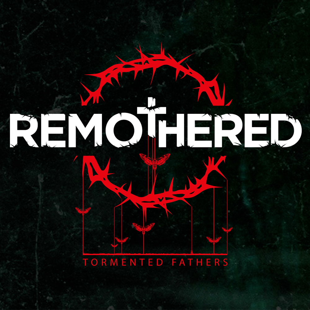 Logo Remothered: Tormented Fathers na ciemnym tle z czerwonymi cierniami i motylami.