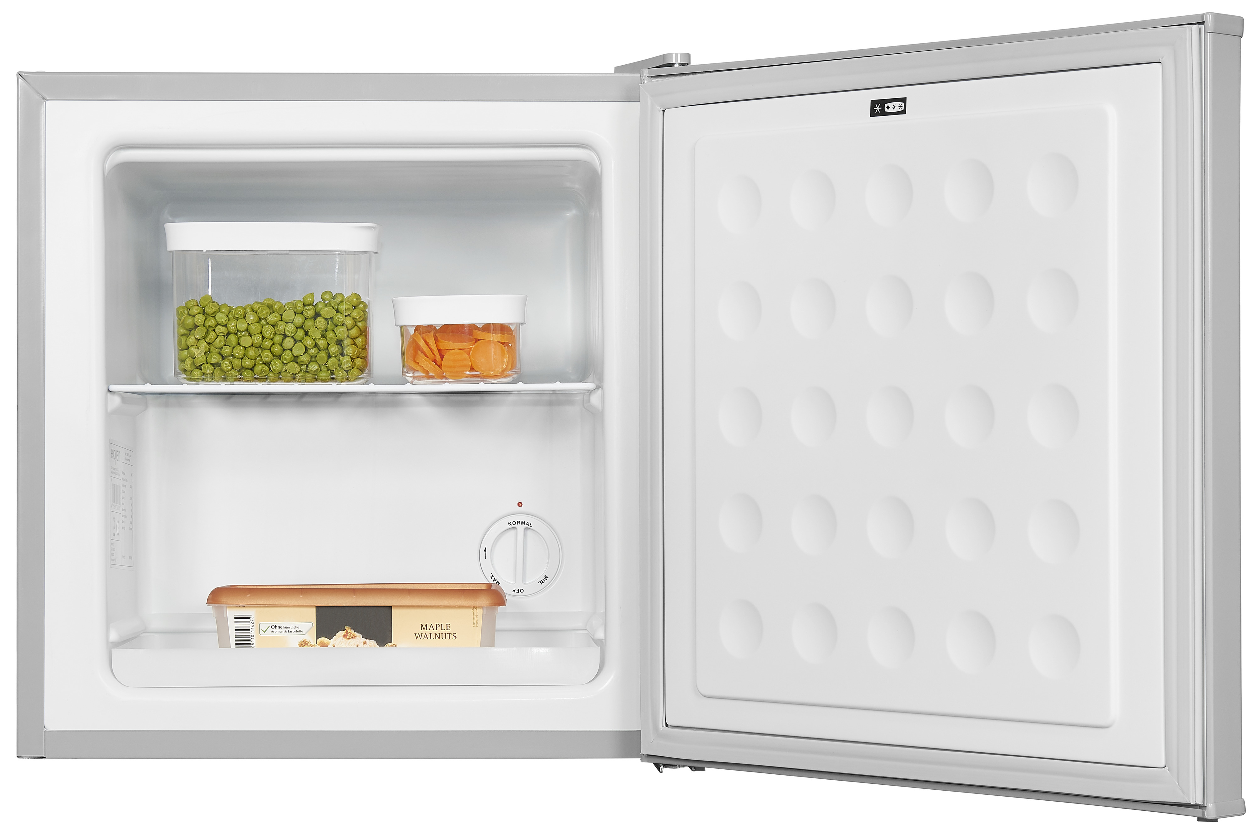Minikühlschrank geöffnet, mit Regalen mit Lebensmitteln: Erbsen, Karotten. Der untere Regal hat Essen.
