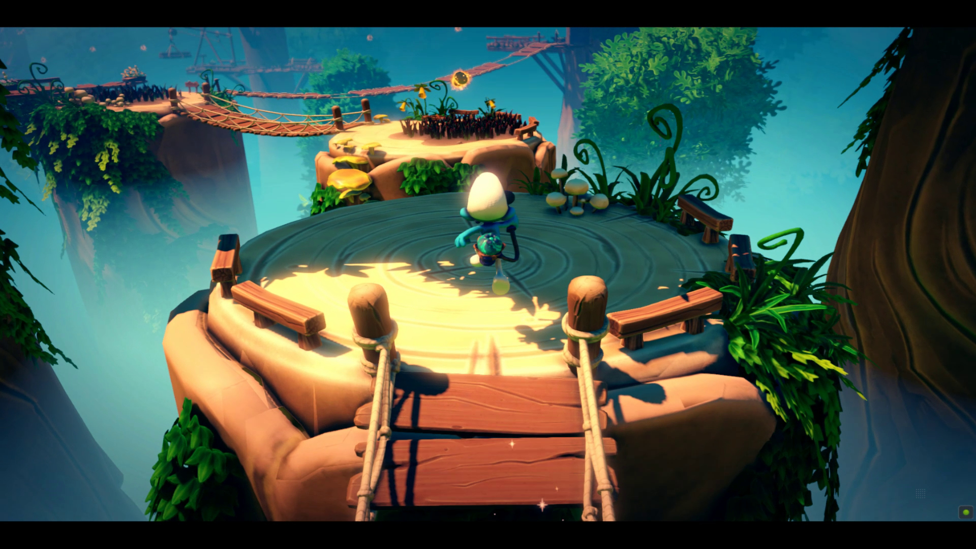 Smerf stoi na platformie z pnia drzewa, otoczony mostami i drzewami w lesie.