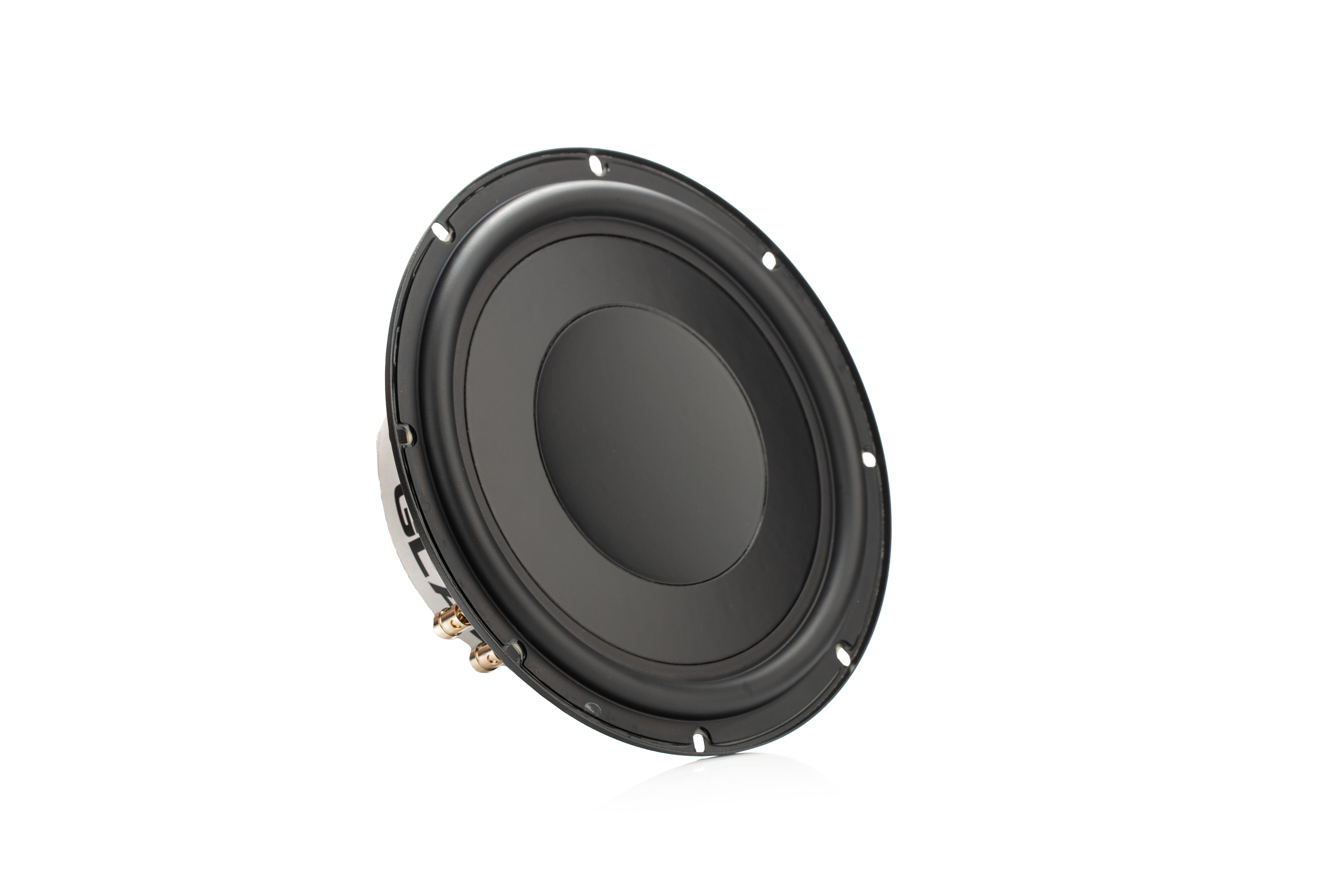 Schwarzer Subwoofer-Lautsprecher. Er hat einen schwarzen Konus, einen silbernen Rahmen mit Schraubenlöchern. Weißer Hintergrund.