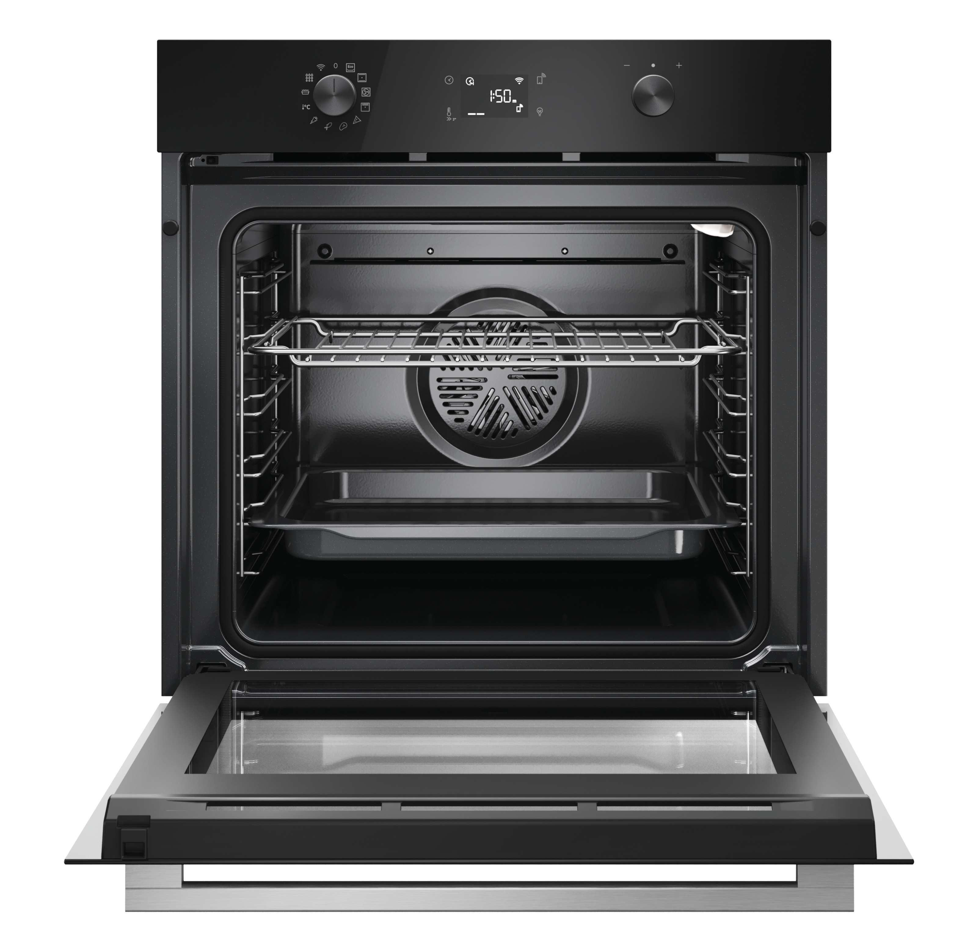 Un forno con la porta aperta, che rivela l'interno con griglie e un vassoio. Design nero e argento.