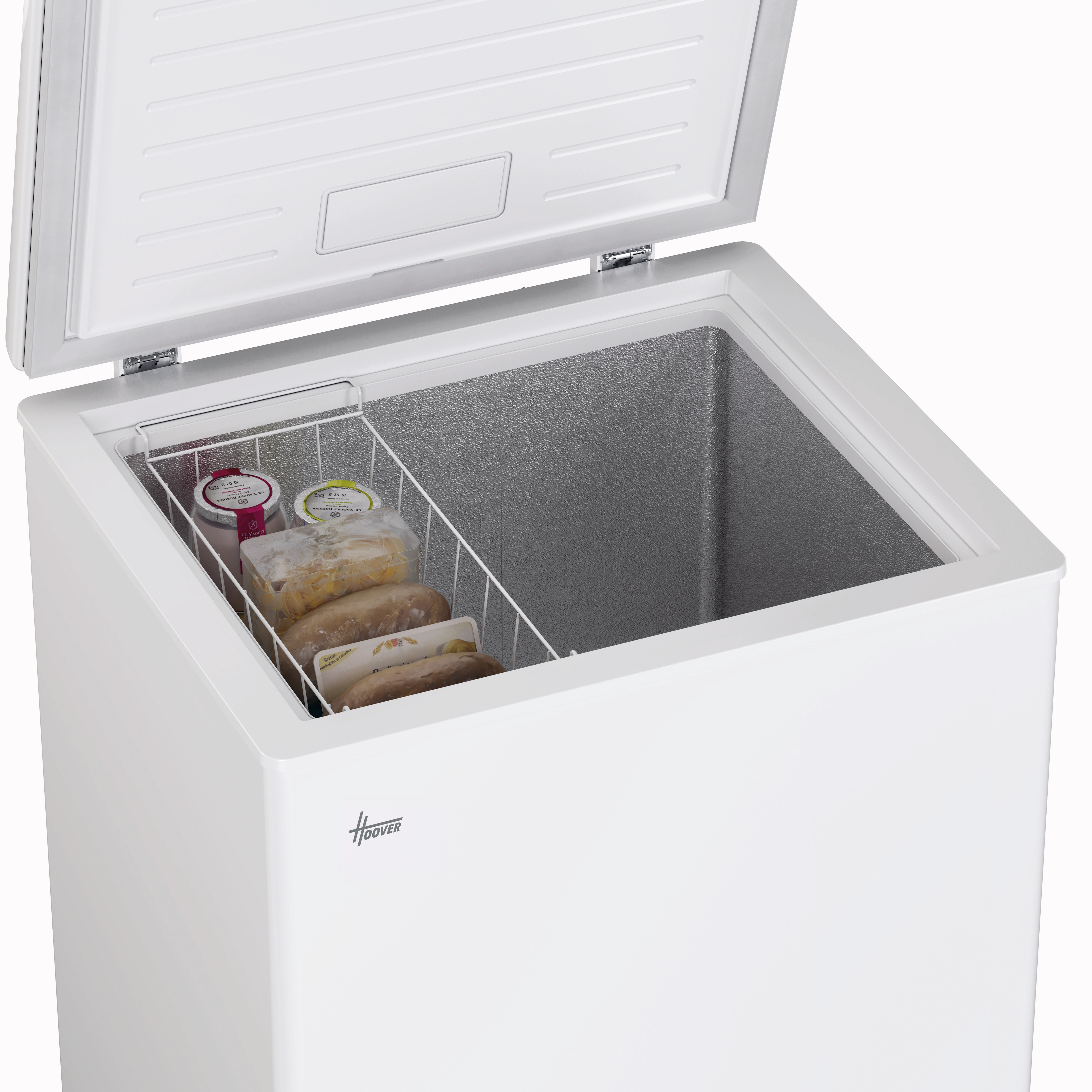 Congelatore a pozzetto bianco con coperchio aperto, che mostra un cestello con alimenti surgelati.