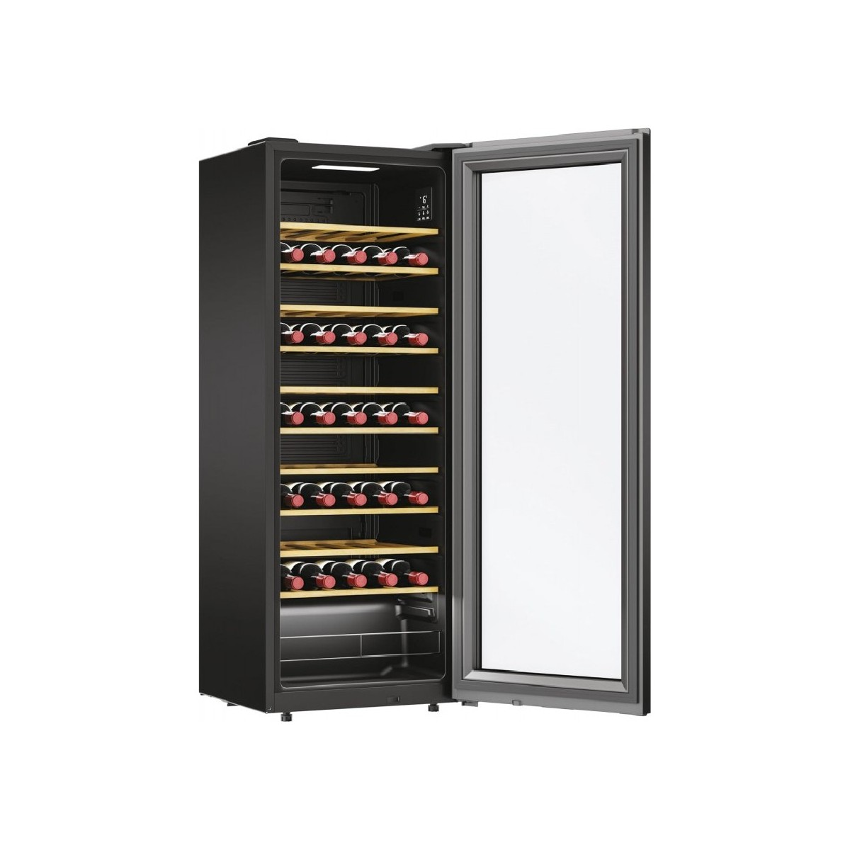 Czarna chłodziarka do wina z otwartymi drzwiami, pokazująca butelki wina na półkach. Wnętrze ma drewniane półki i światło.