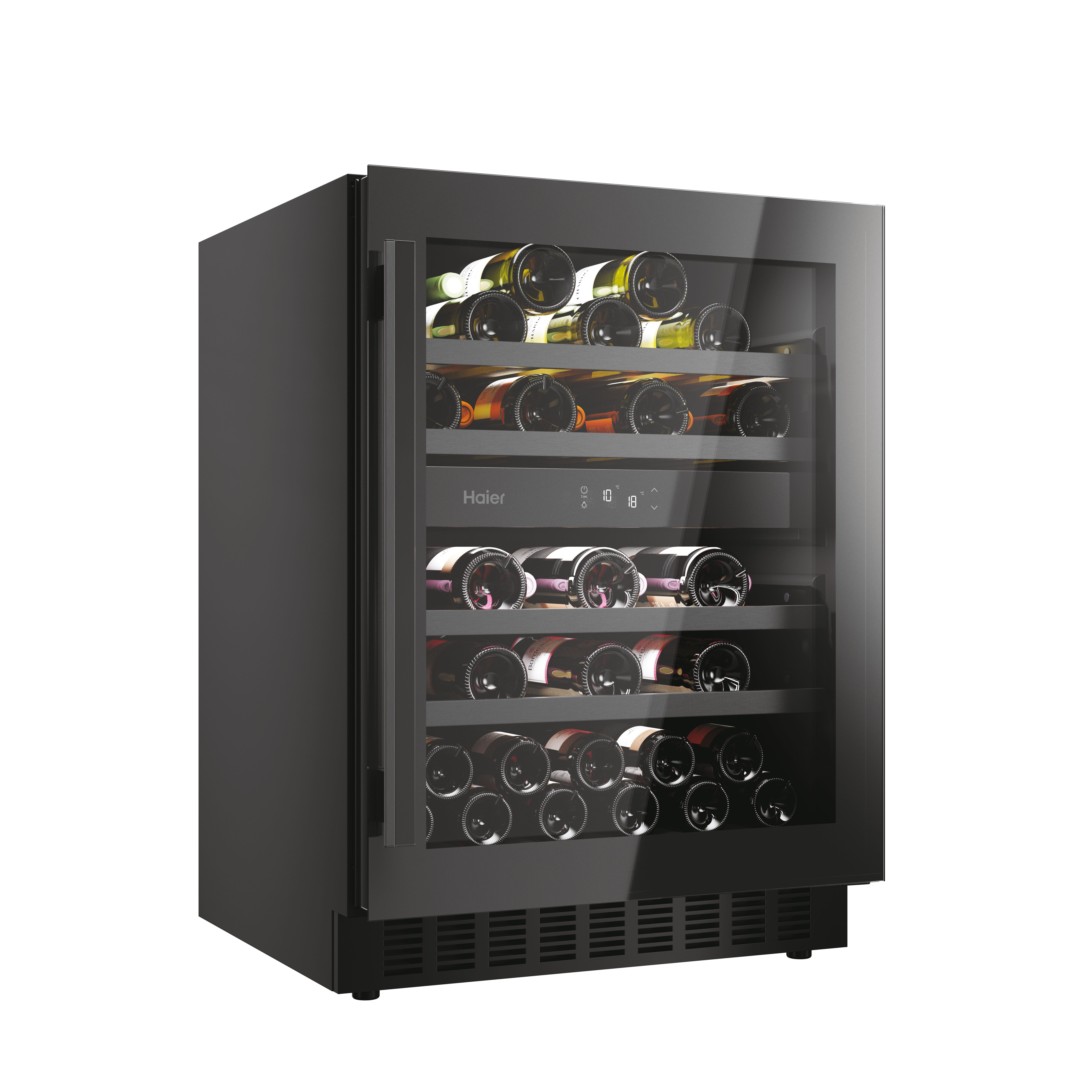 Enfriador de vino Haier negro con puerta cerrada, lleno de botellas. Interior es visible.
