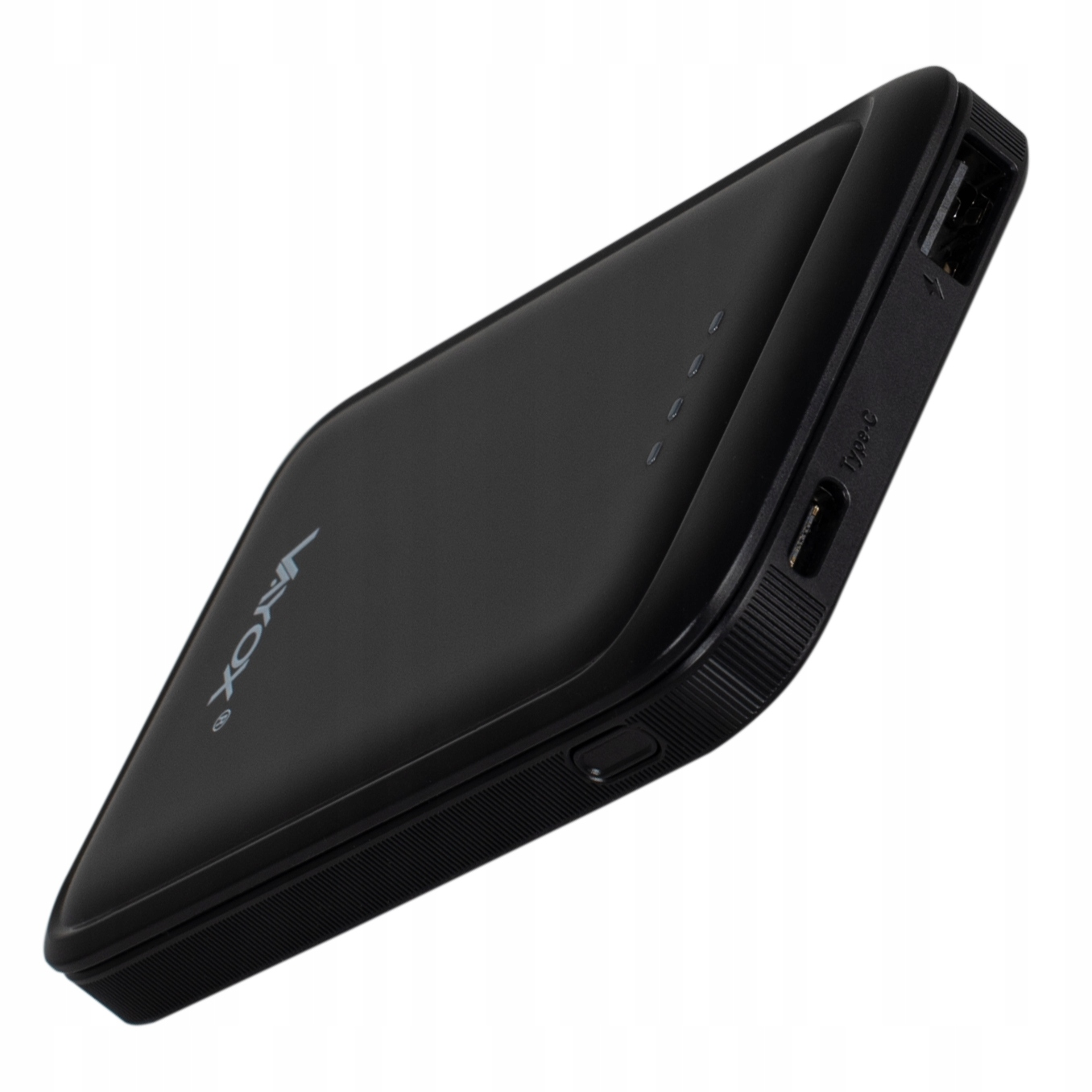 Czarny power bank z logo 'VAYOX'. Ma zakrzywioną konstrukcję i porty ładowania.