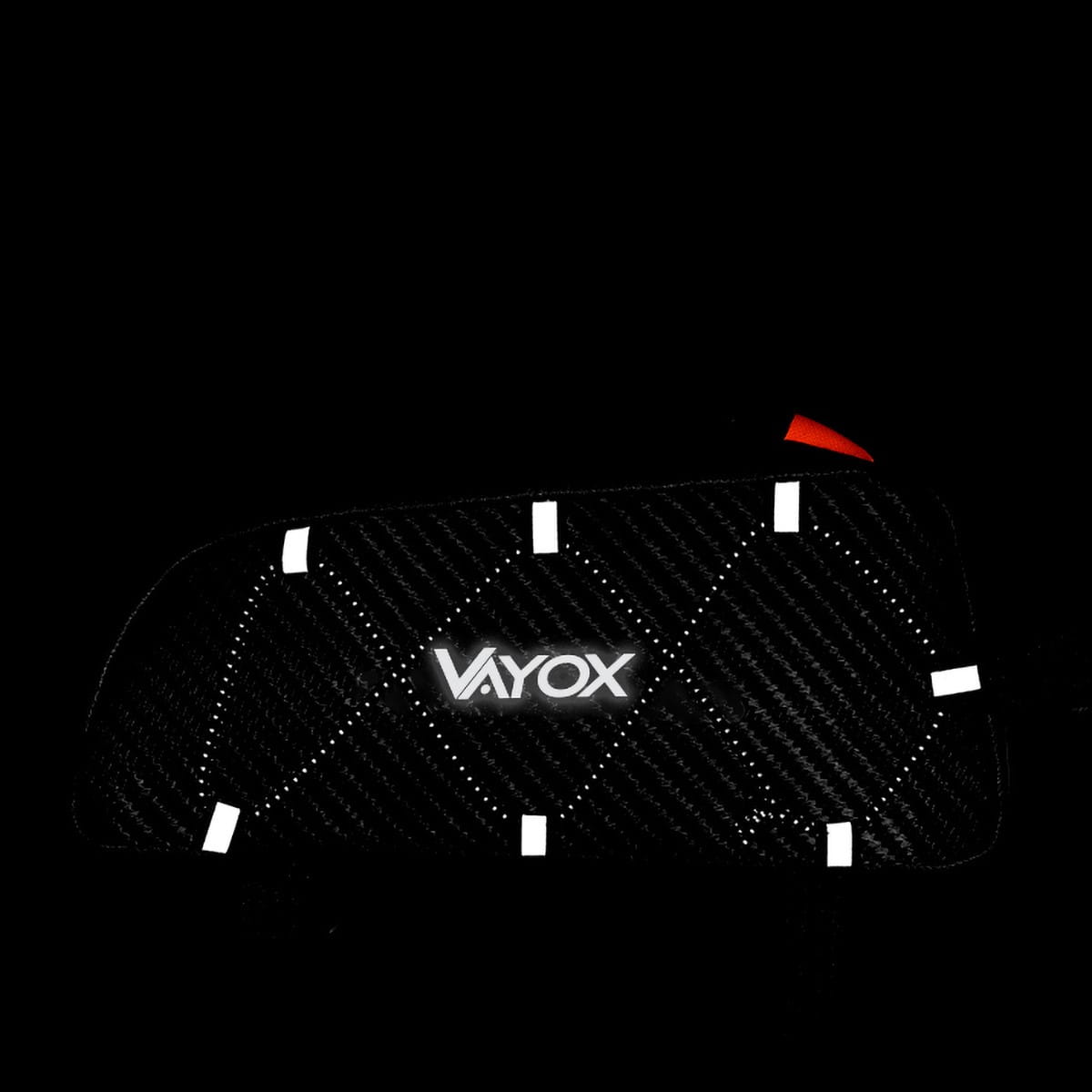 Czarna torba rowerowa z białymi odblaskowymi detalami, na torbie widnieje napis 'VAYOX'.