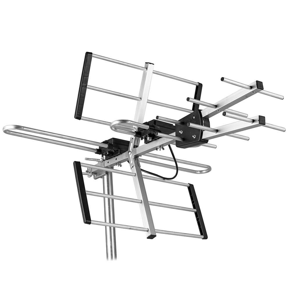 Srebrna i czarna antena TV na białym tle. Posiada wiele elementów poziomych i pionowych.