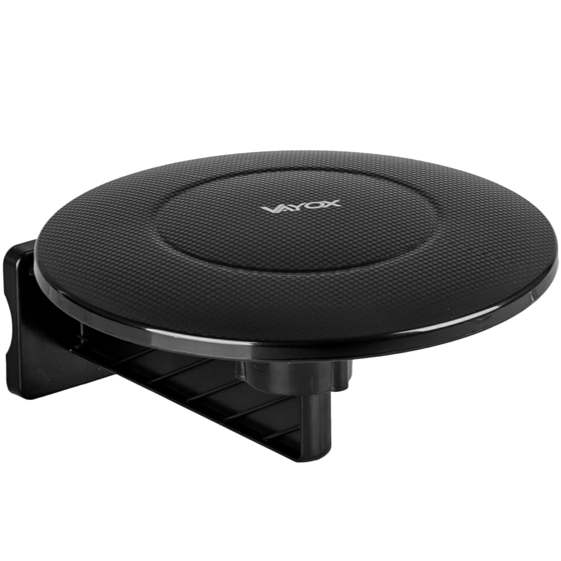 Czarne okrągłe urządzenie zamontowane na czarnym wsporniku. Białe tło.