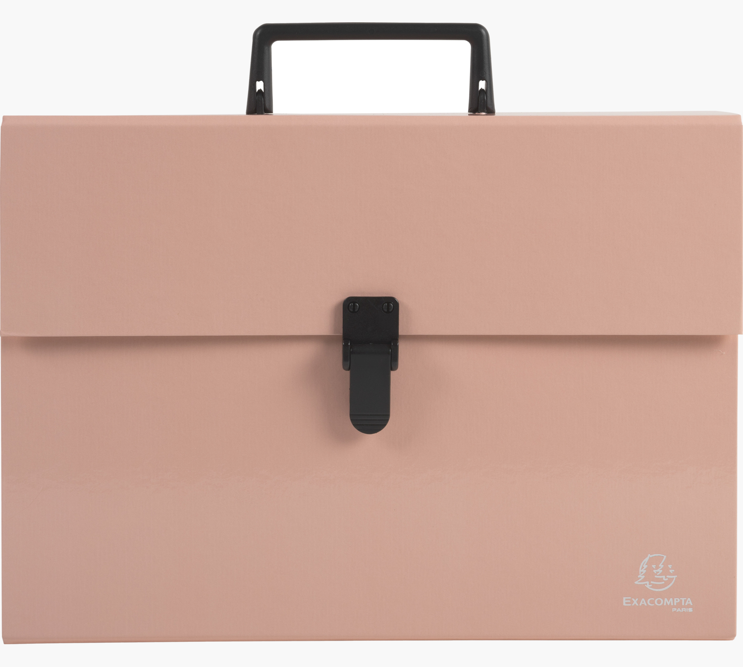 Różowa teczka z czarną rączką i zatrzaskiem. Teczka jest zamknięta. Białe tło.