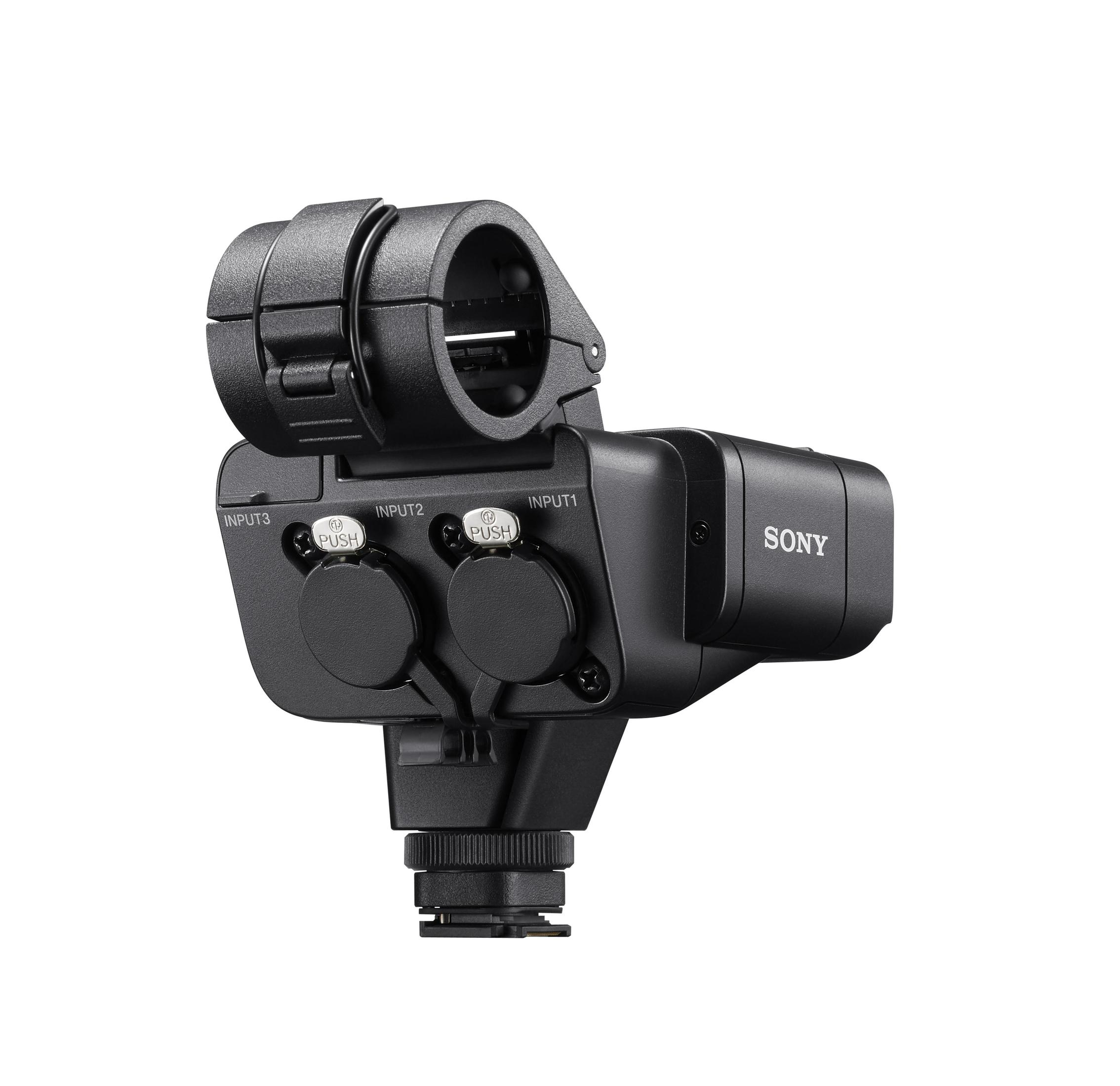 Czarny mikrofon Sony z trzema wejściami.
