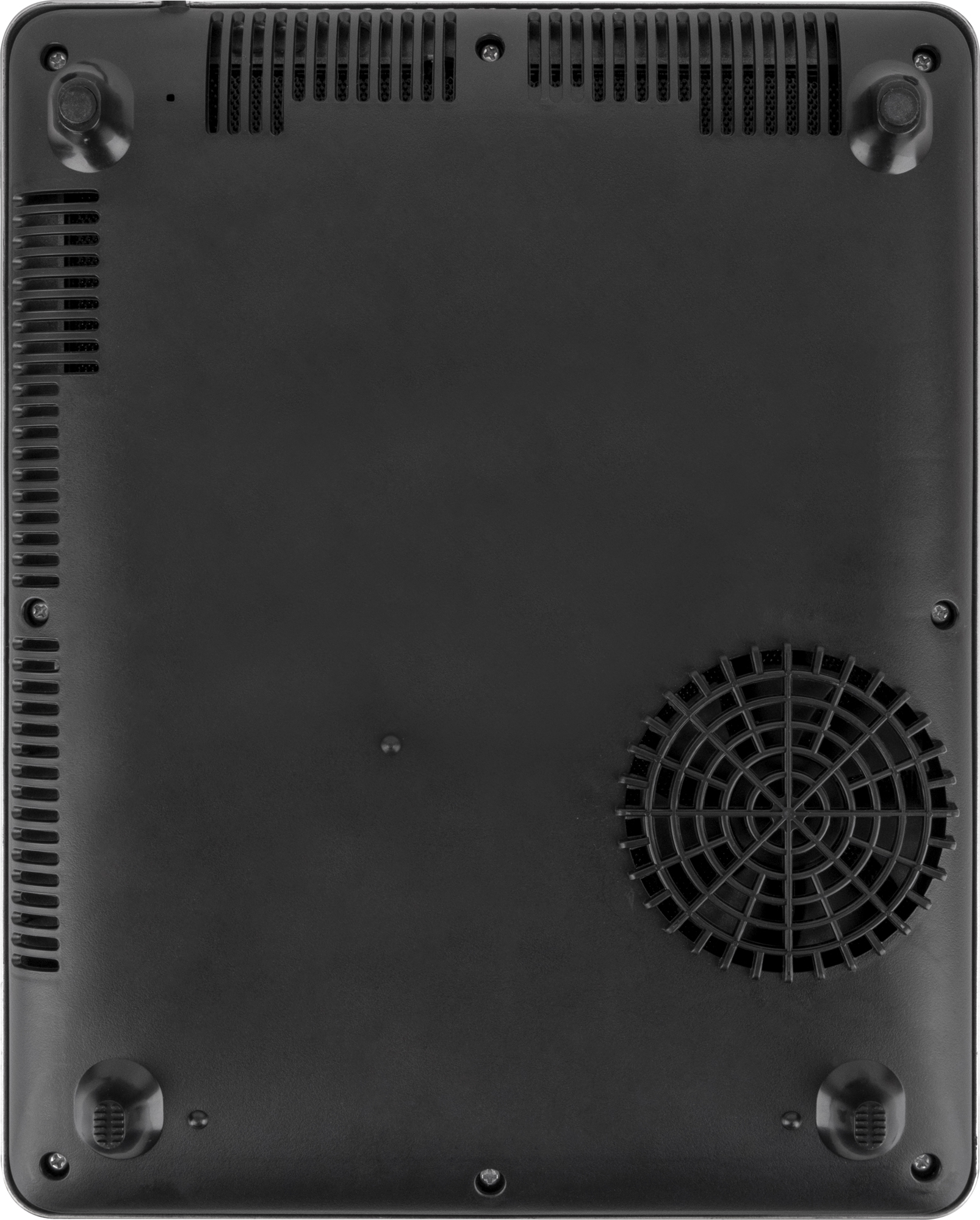 Spód czarnej płyty indukcyjnej z otworami wentylacyjnymi, nóżkami i okrągłym wentylatorem.