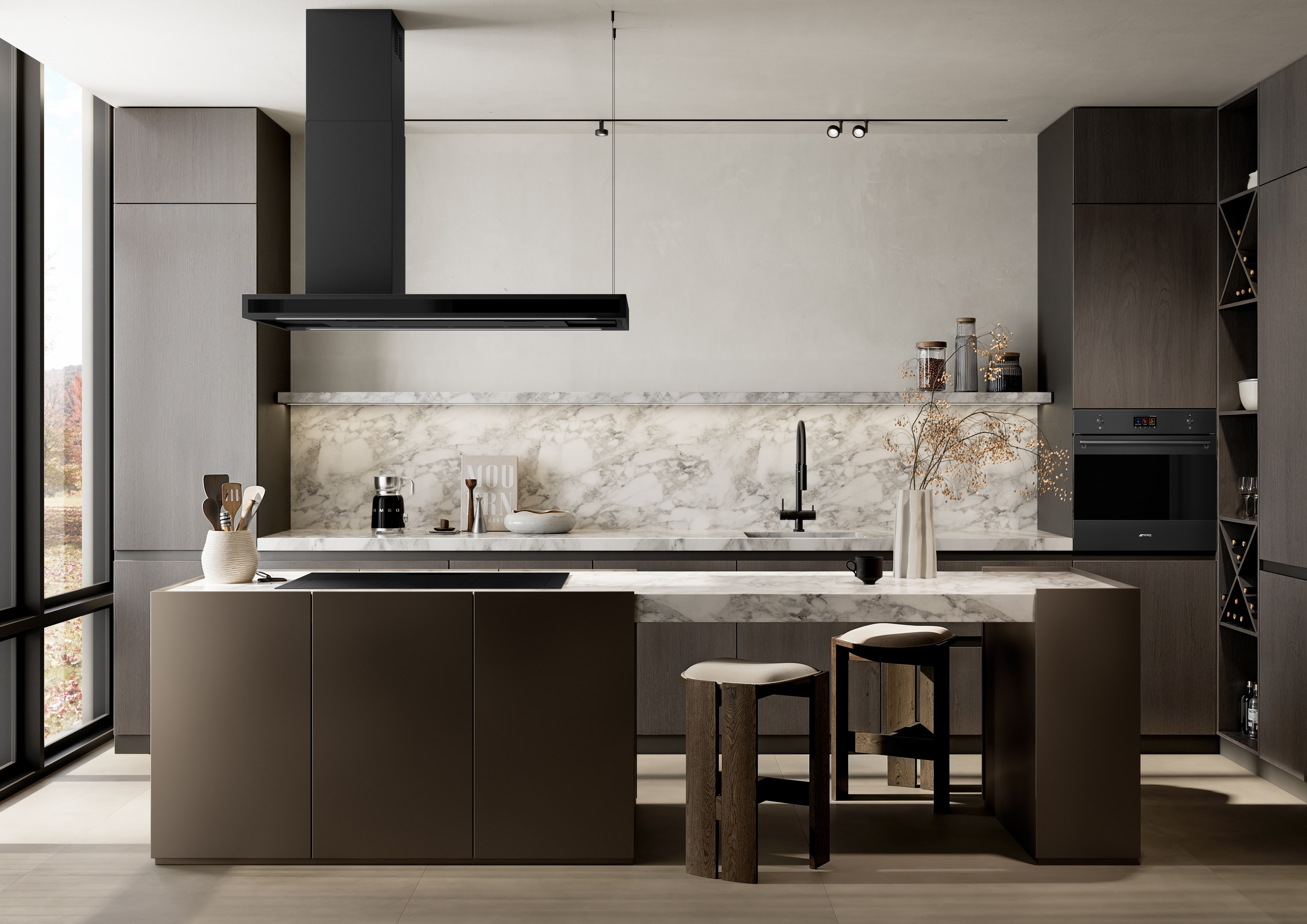 Interni cucina moderna con mobili in legno scuro, piano di lavoro in marmo ed elettrodomestici neri.