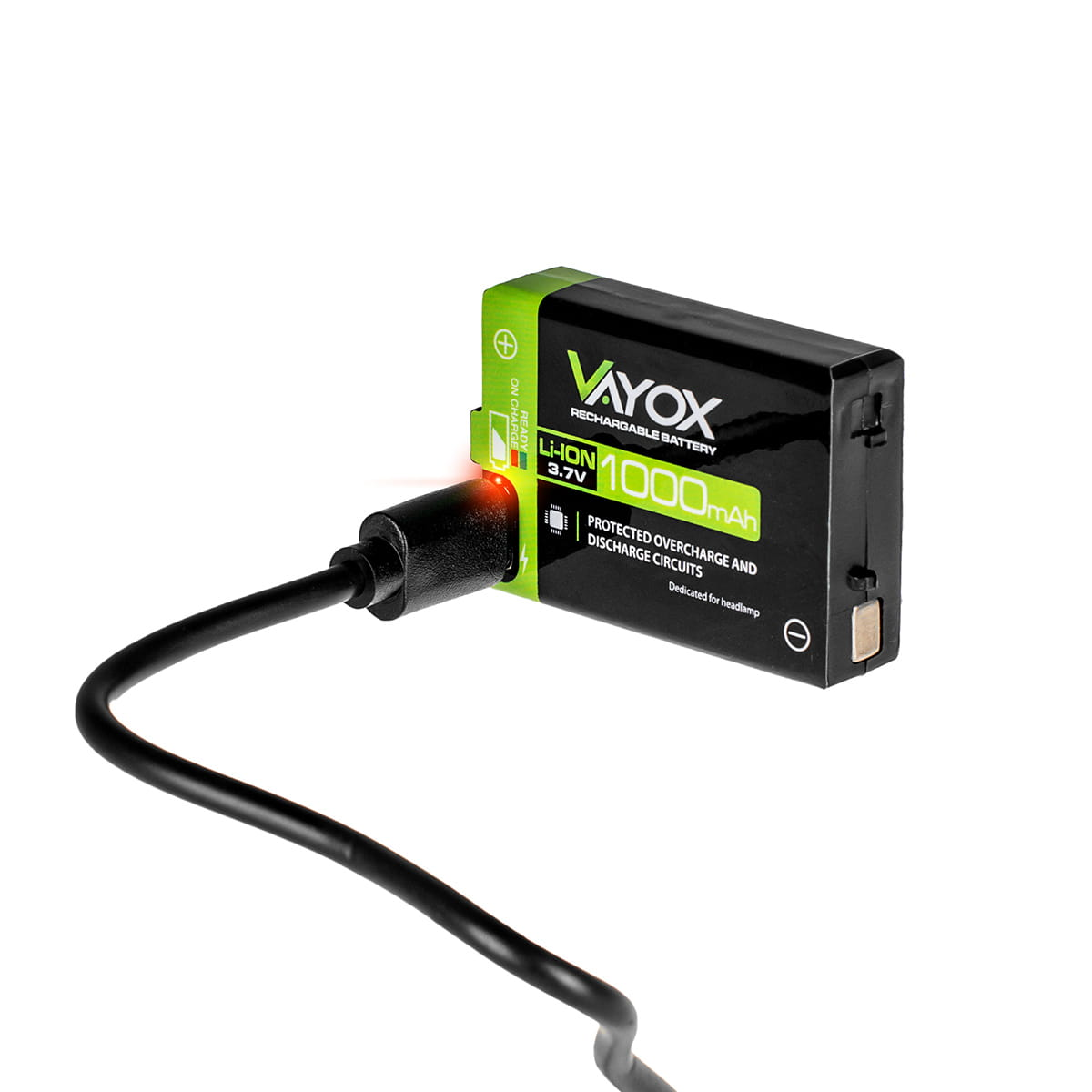 Czarny akumulator podłączony do ładowarki. Zielony i czarny z białym tekstem.