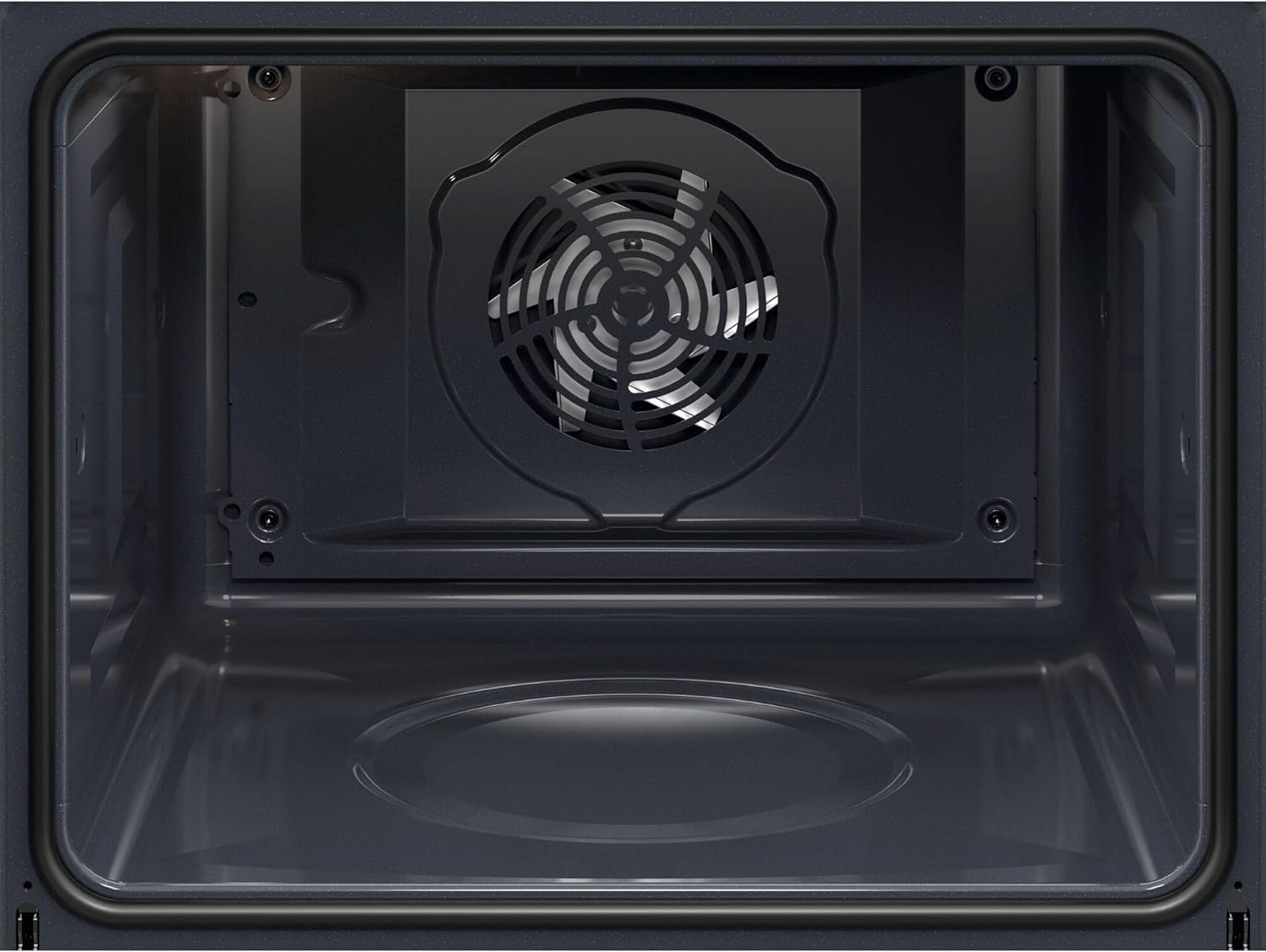 Innenansicht eines Backofens mit Ventilator und dunklem Innenraum.