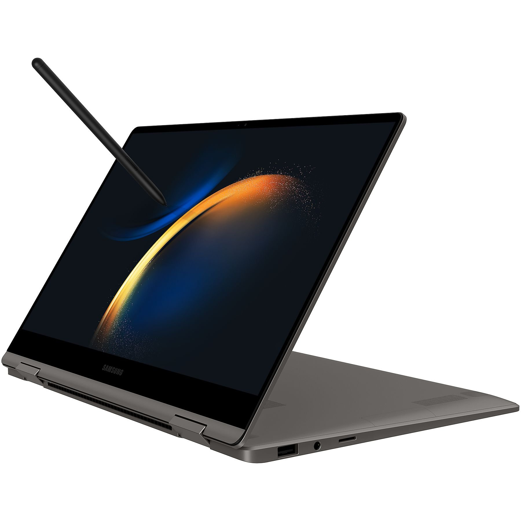 Un laptop argentato con una penna nera. Lo schermo mostra un design astratto colorato, e il laptop è aperto.